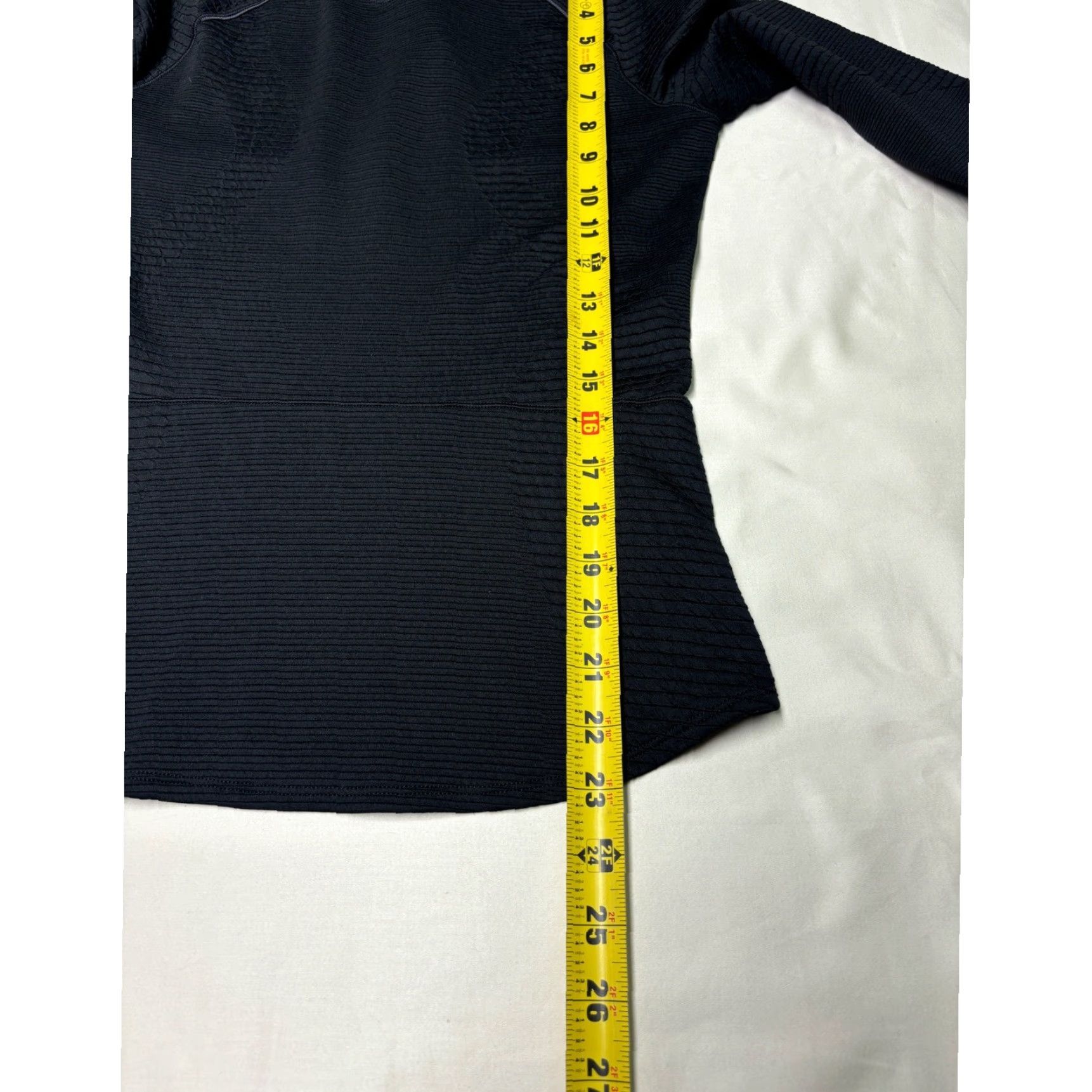 Lululemon Lululemon Hooded Pullover Jacket Women Size 4 Black Textured Reflective Lightweight Track Size S / US 4 / IT 40 - 5 Thumbnail