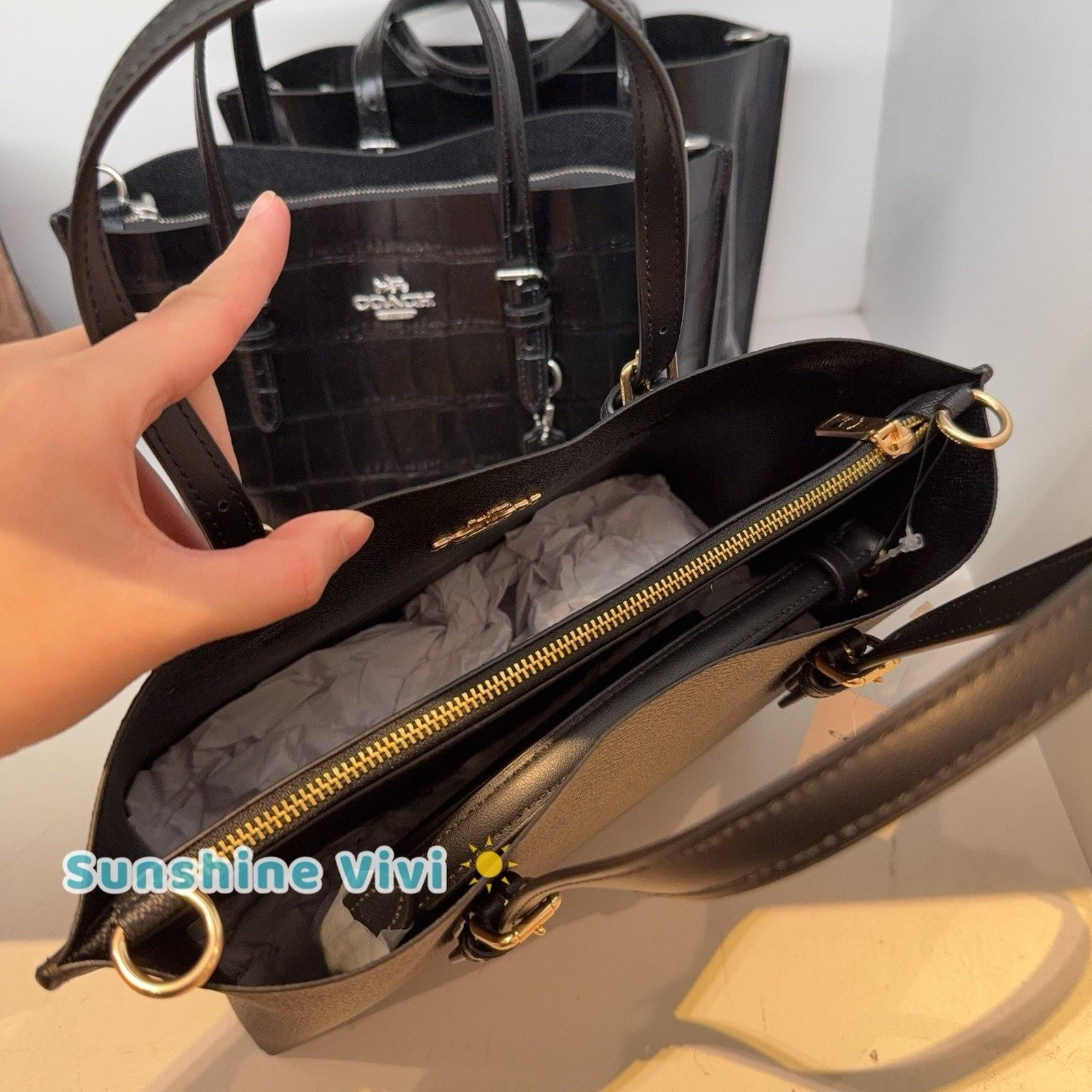 Coach NWT Coach Mollie Tote 25 Crossbody Strap cv965 WALNUT/BLACK Size ONE SIZE - 6 Thumbnail
