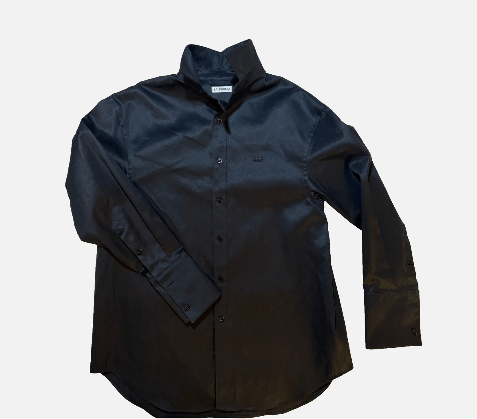Balenciaga Balenciaga SS19 Graphic Back Button Shirt NWT FR38 Demna Size XS / US 0-2 / IT 36-38 - 1 Thumbnail