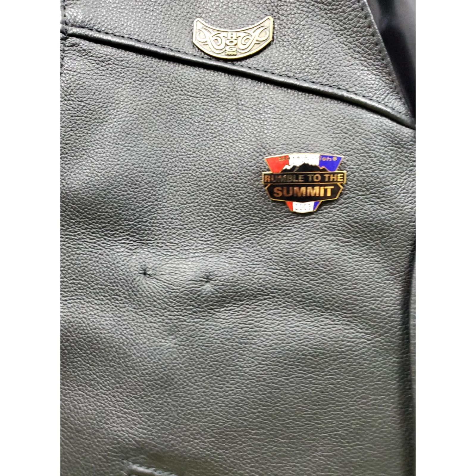 Harley Davidson VINTAGE Harley-Davidson Vest Leather Mens XL Black HOG Club USA Made Pockets Lined Studded Logo 98240-97VM Size US XL / EU 56 / 4 - 4 Thumbnail