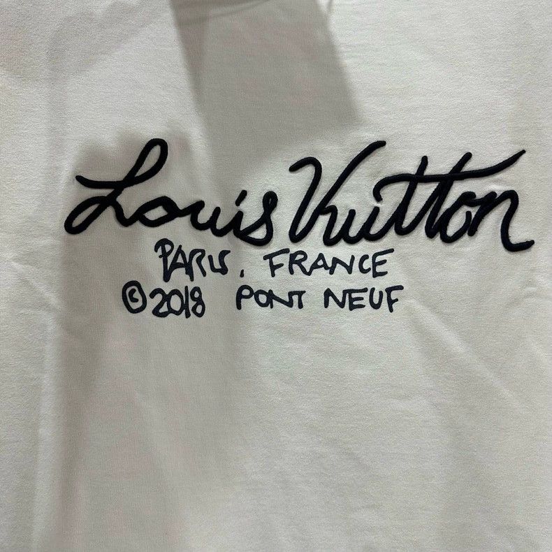 Louis Vuitton Louis Vuitton Cursive slogan short sleeve Size US XL / EU 56 / 4 - 4 Thumbnail