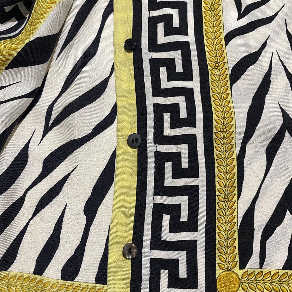 Designer × Versace GIANNI VERSACE SILK SHIRT ZEBRA UNISEX Size US S / EU 44-46 / 1 - 9 Thumbnail