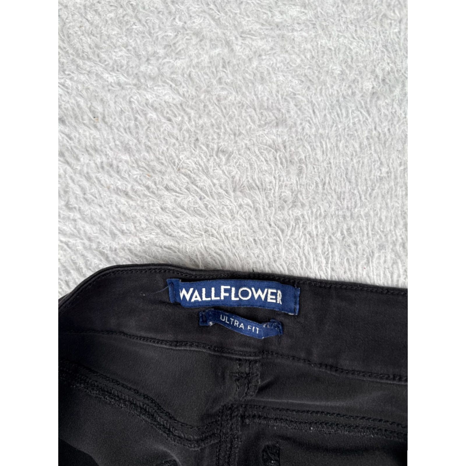 Vintage Wallflower Jeans Juniors 13 Black Denim Skinny Ultra Fit Zip 28x25 5-Pocket Distressed Cotton Blend Womens 90s? Size 34" / US 12 / IT 48 - 6 Thumbnail