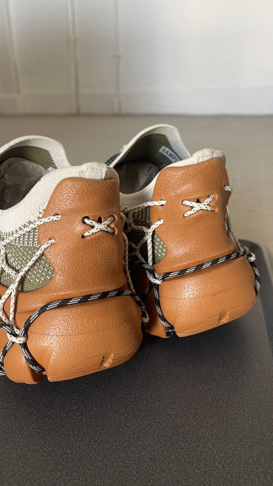 KEEN KEEN UNEEK 360 US9M BIRCH / ROASTED PECAN Size US 9 / EU 42 - 6 Thumbnail