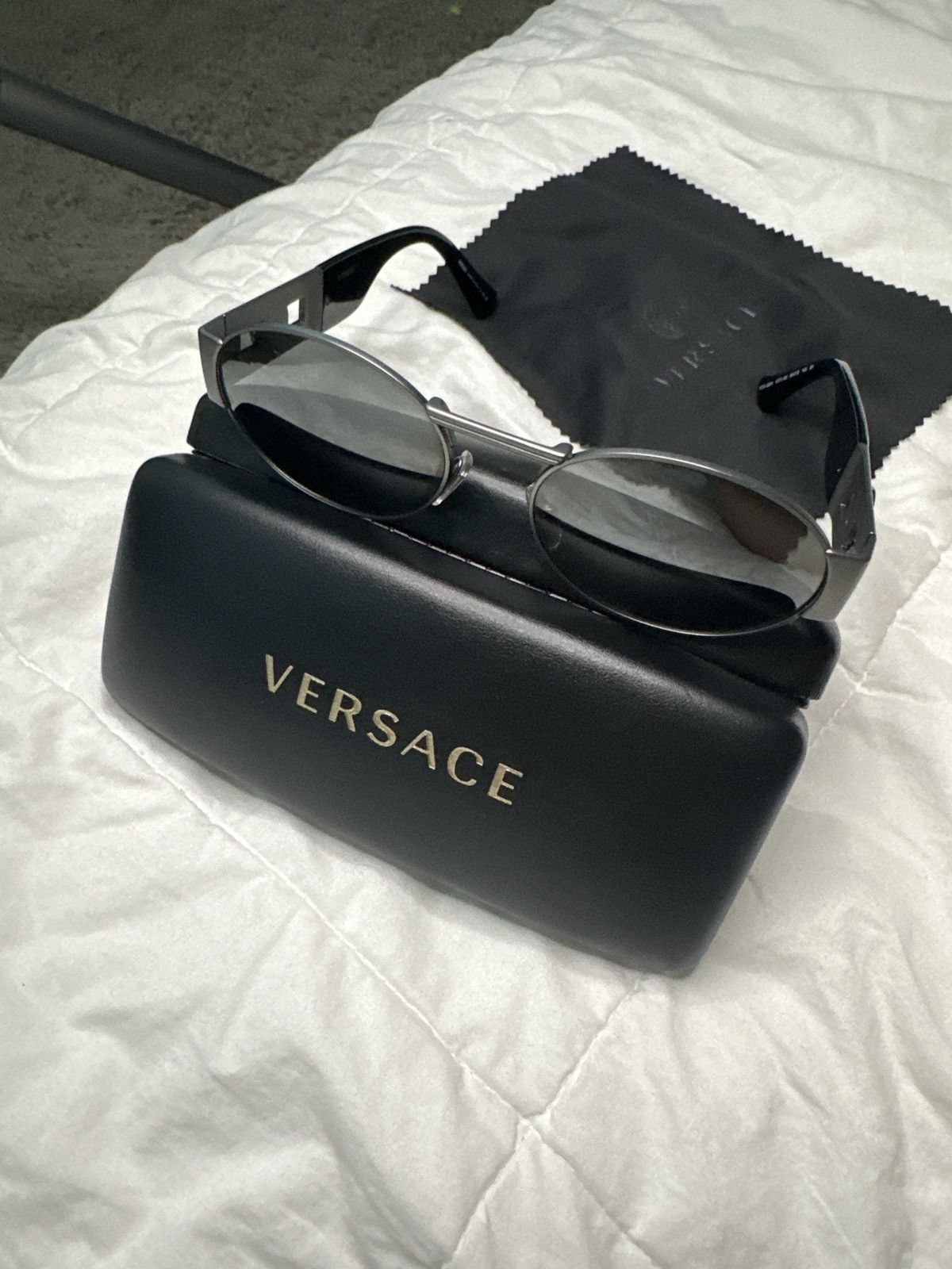 Versace Black and grey Versace sunglasses purchased from neiman Size ONE SIZE - 5 Thumbnail