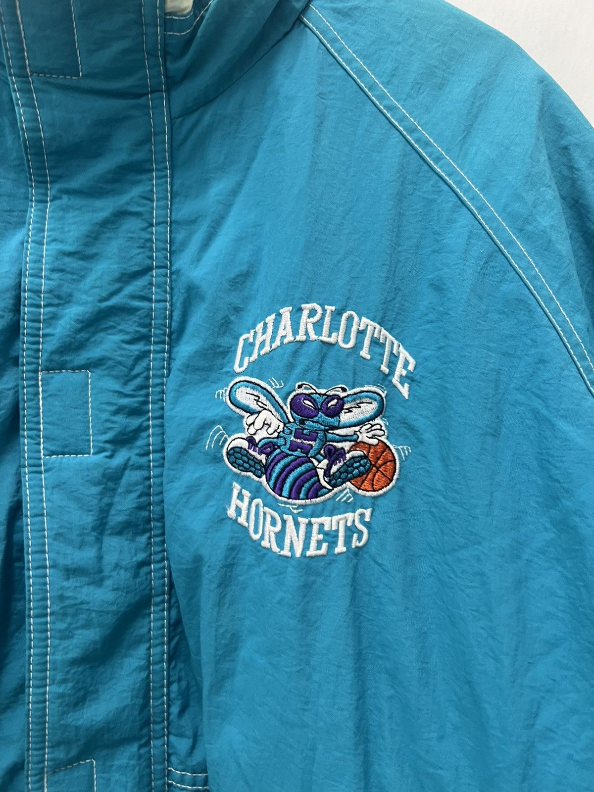 NBA × Starter × Vintage Vintage 90’s NBA Charlotte Hornets Sweater Size US L / EU 52-54 / 3 - 3 Thumbnail