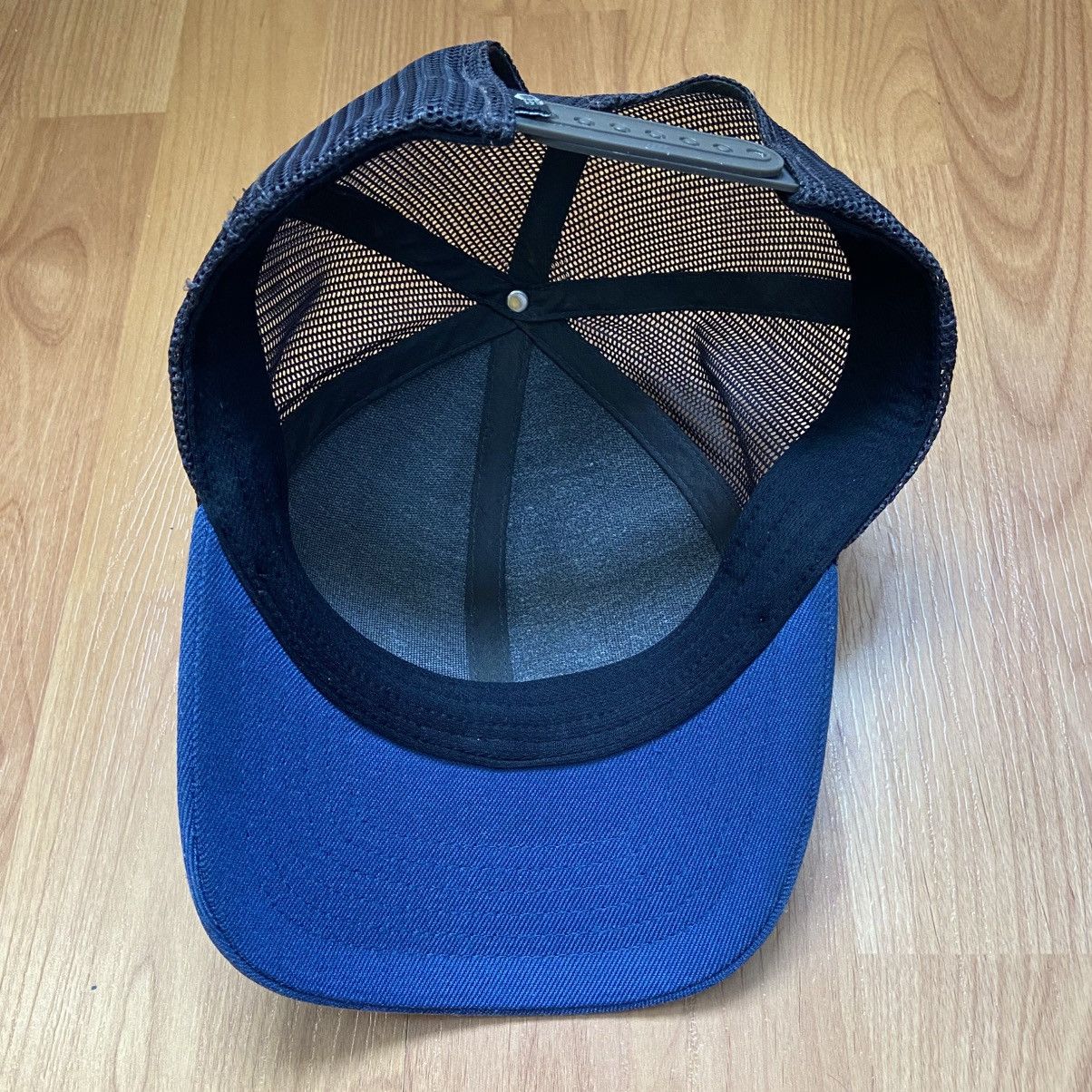 Mountain Hardwear Mountain Hardwear Logo Patch Trucker Hat Size ONE SIZE - 6 Thumbnail