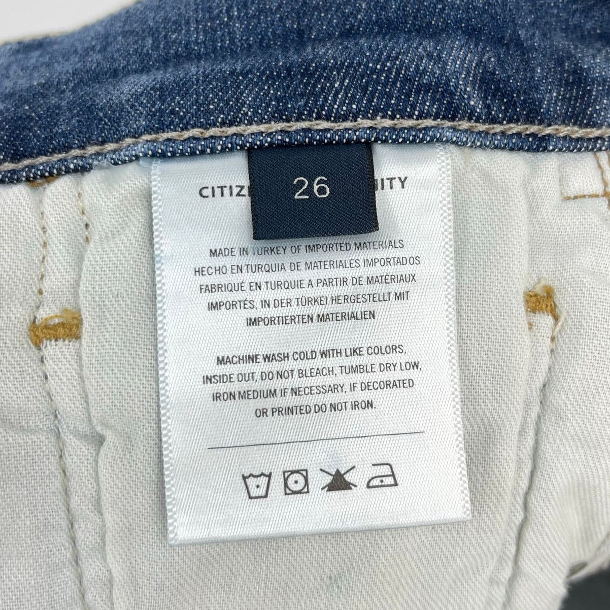 Citizens Of Humanity Citizens of Humanity | Isola Cropped Boot Jean in Lawless 26 Size 26" / US 2 / IT 38 - 13 Thumbnail