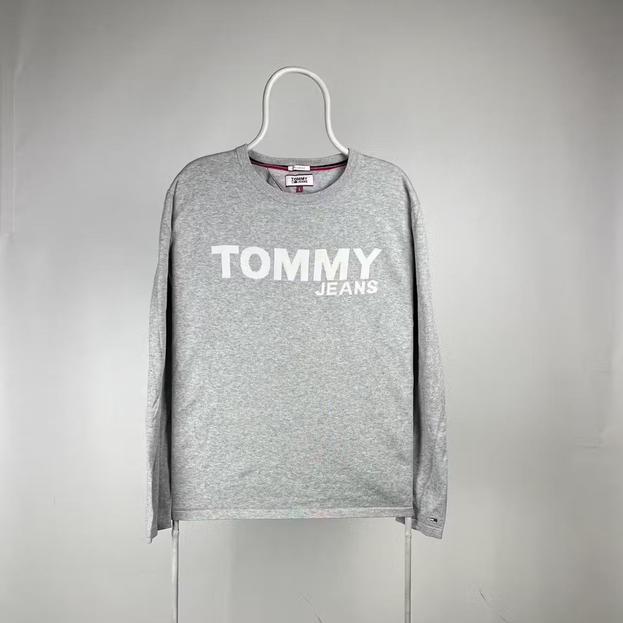 Tommy Hilfiger Tommy Hilfiger sweater embroidered size Large Size US L / EU 52-54 / 3 - 1 Thumbnail
