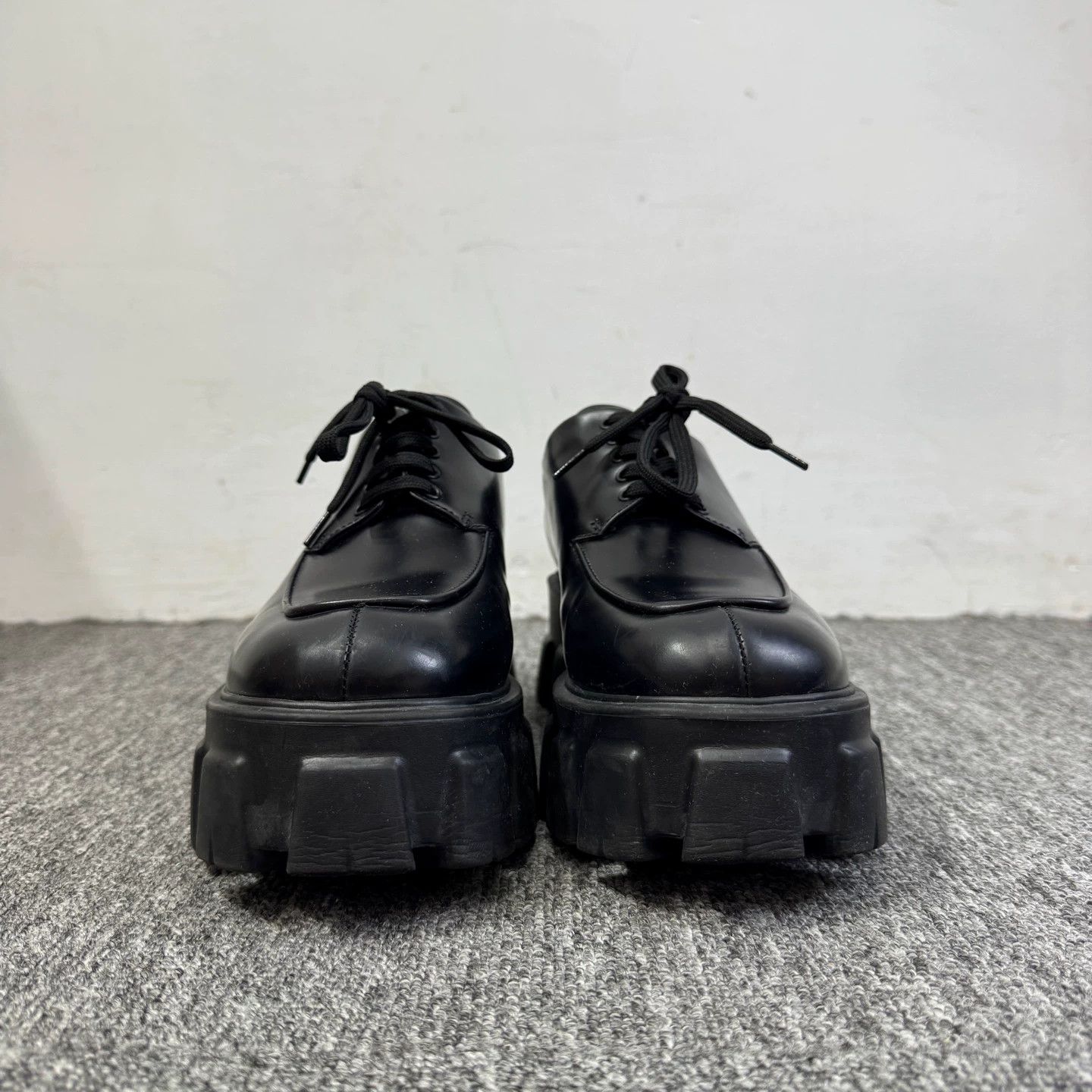 Prada Prada Triangle Logo Dress Shoes 39 95 New Cracked Size US 8.5 / IT 38.5 - 2 Thumbnail