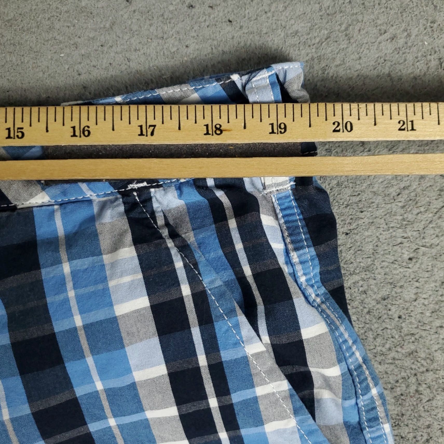 Nike Nike Shorts Mens Size 38 Blue Plaid Cotton Swoosh Cargo Outdoors Size US 38 / EU 54 - 5 Thumbnail