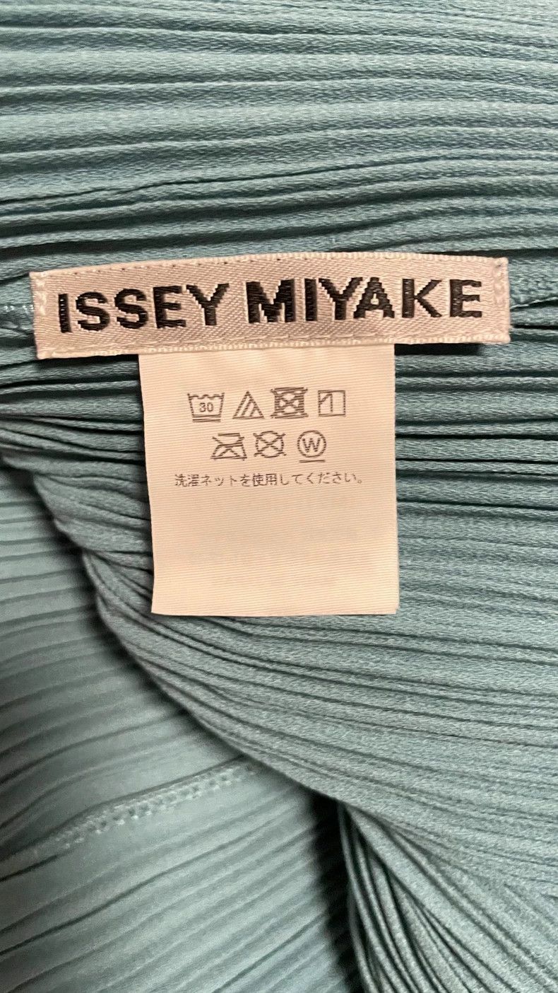 Issey Miyake Issey Miyake size:2 Green pleated short-sleeved dress Size M / US 6-8 / IT 42-44 - 2 Thumbnail