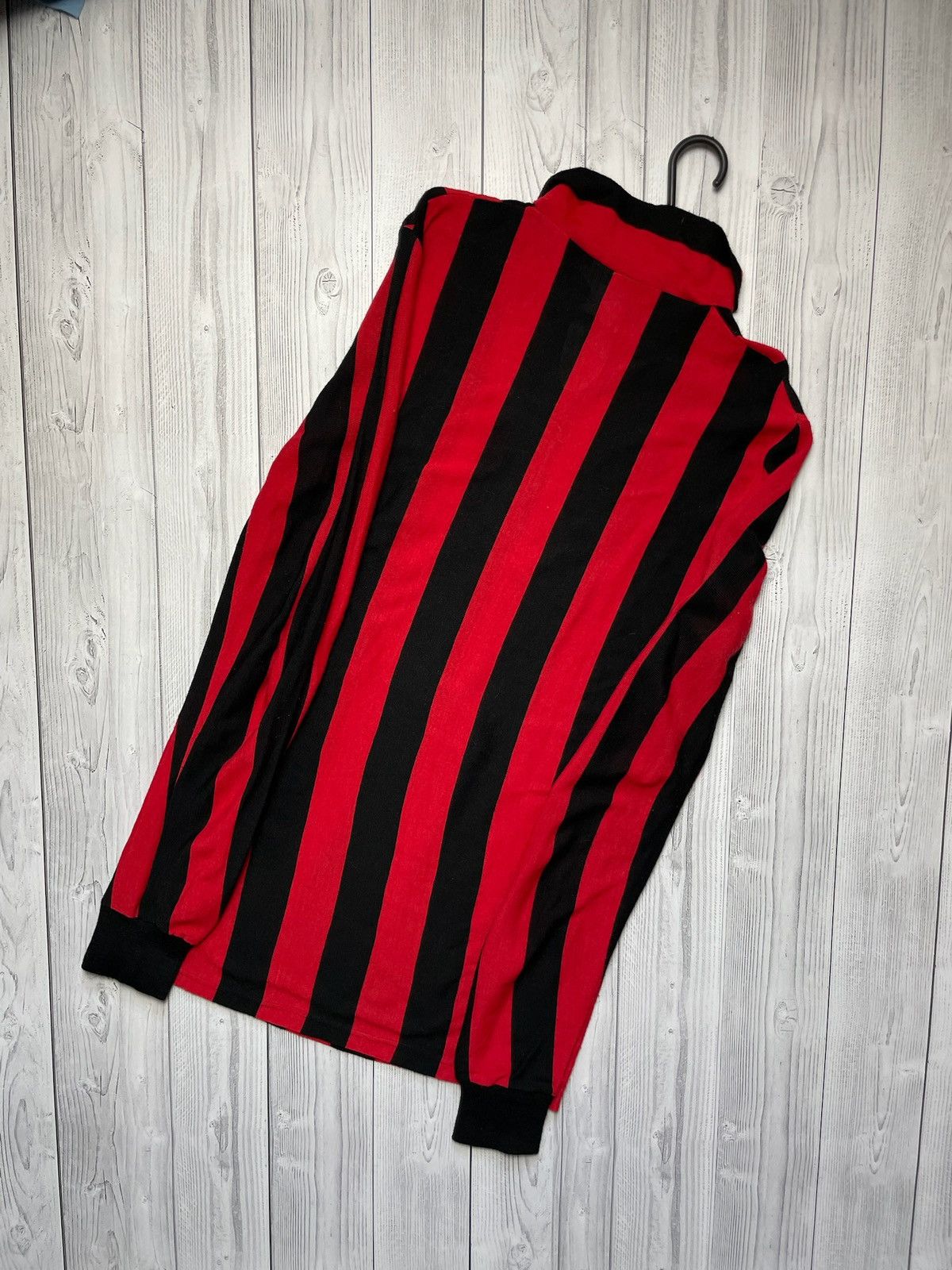 Vintage Vintage AC Milan soccer long sleeve size L/XL Mediolanum Size US L / EU 52-54 / 3 - 6 Thumbnail