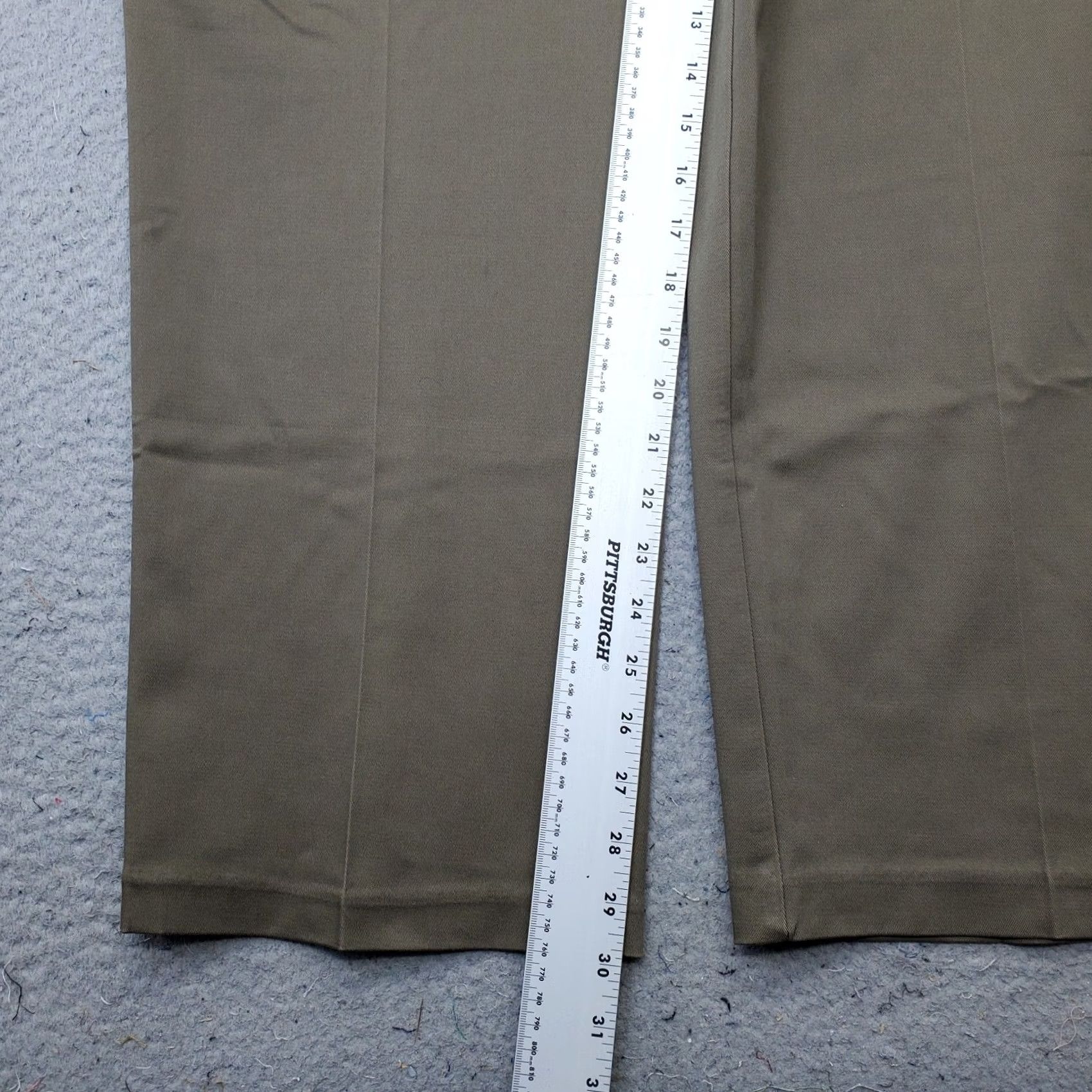 Haggar Haggar Premium Khaki Pants Mens 42x30 Tan Classic Fit Straight Iron Wrinkle Free Size US 42 / EU 58 - 4 Thumbnail