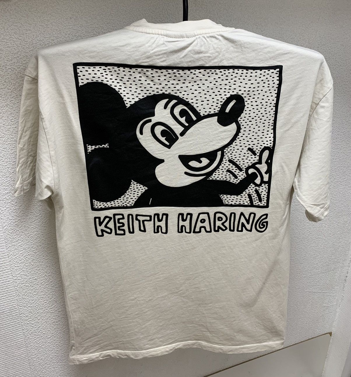 Disney Mickey Mouse Keith Haring Disney big logo t-shirt S-M sz Size US M / EU 48-50 / 2 - 1 Thumbnail