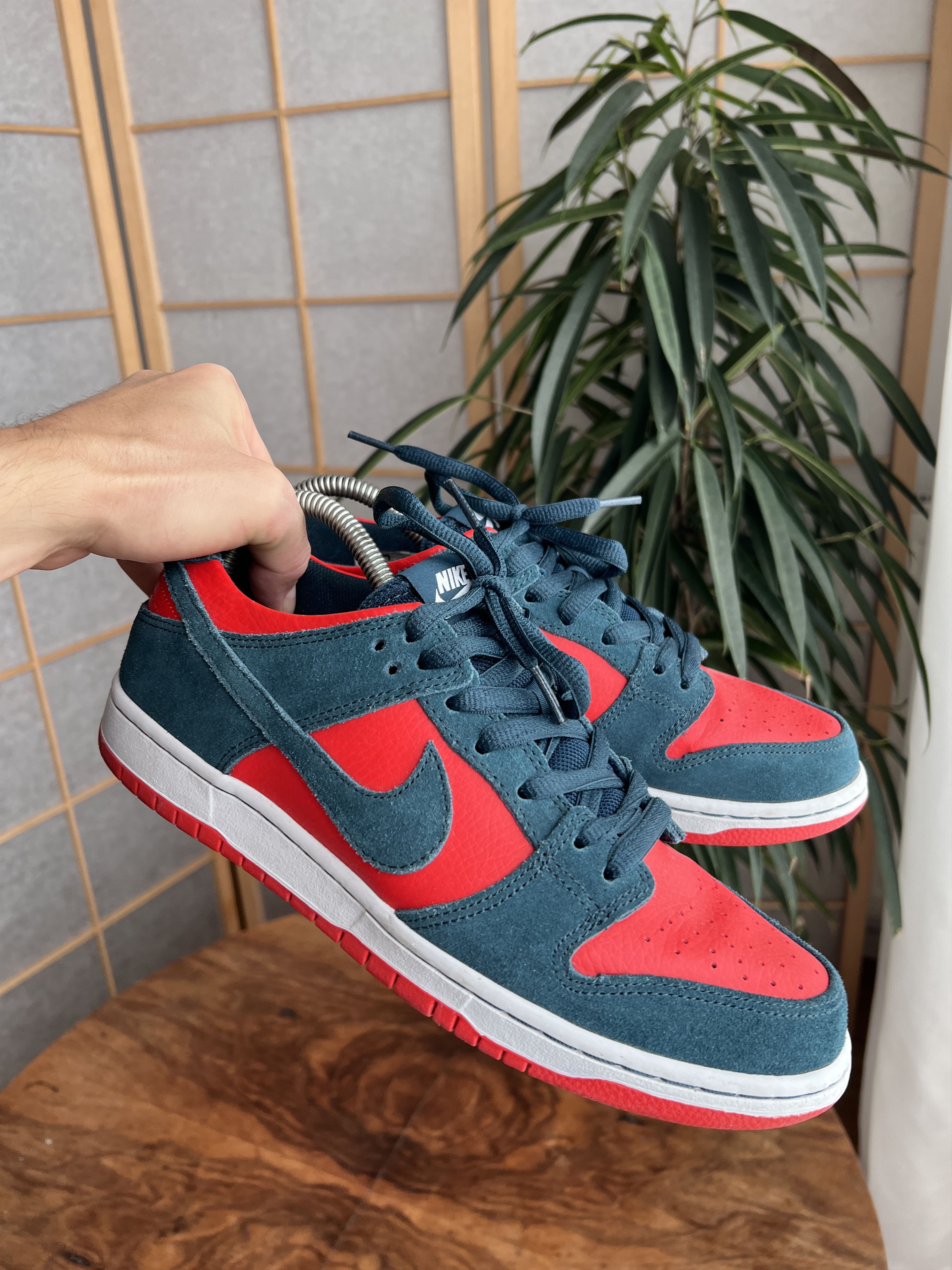 Nike SB Rare! Nike SB Zoom Dunk Low Reverse Shark sneakers shoes Size US 9 / EU 42 - 2 Thumbnail