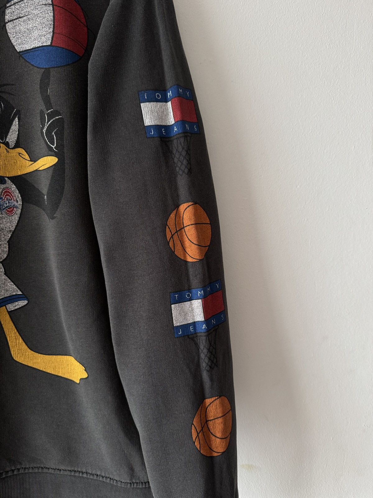 Tommy Hilfiger 🔥🔥 Tommy Hilfiger x Space Jam Grey Cotton Sweatshirt Size US M / EU 48-50 / 2 - 4 Thumbnail