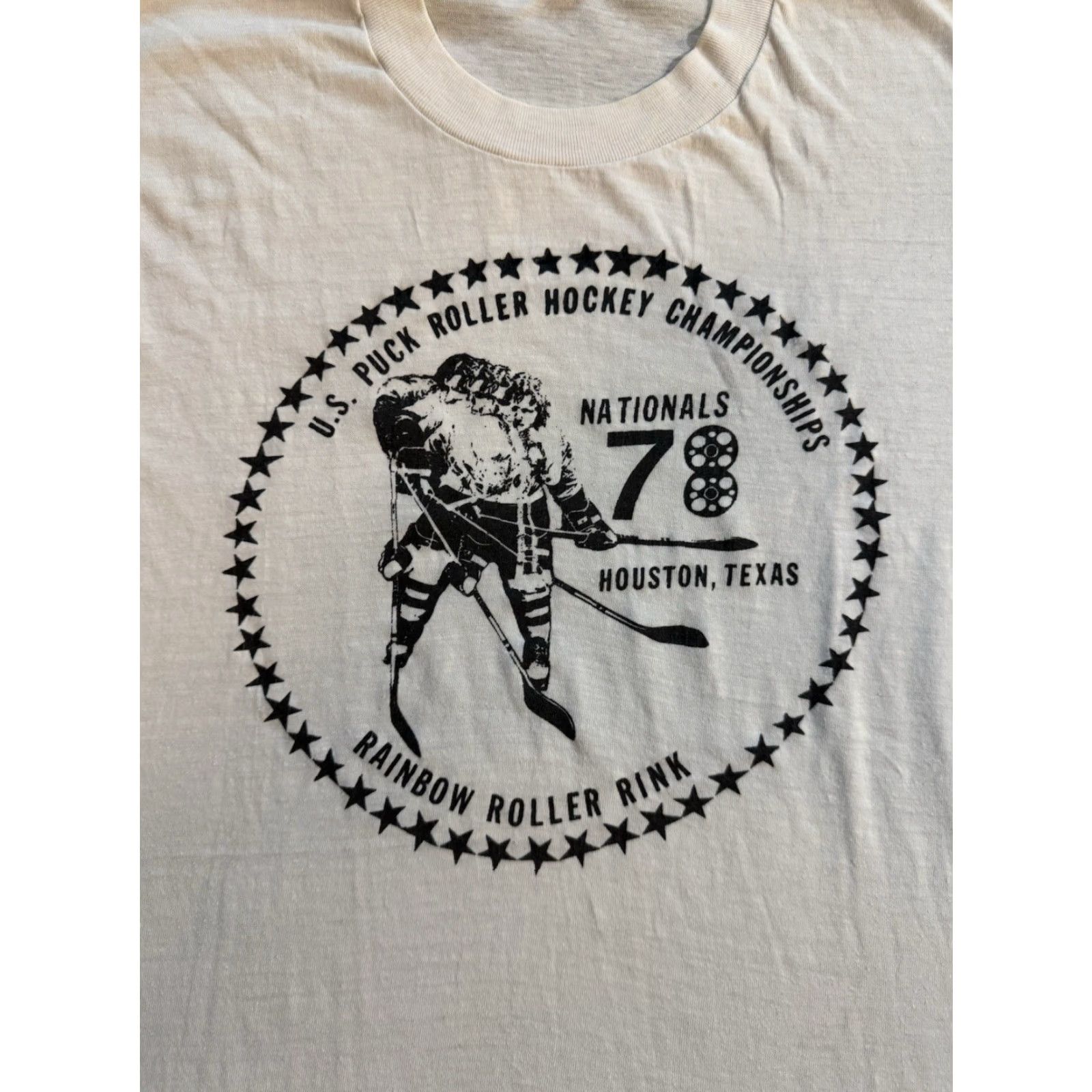 Vintage VINTAGE 1978 U.S. Puck Roller Hockey Championships T Shirt L Rainbow Roller Rink Shirt Men White 70s Rock Sports Logo Graphic Print Size US L / EU 52-54 / 3 - 2 Thumbnail