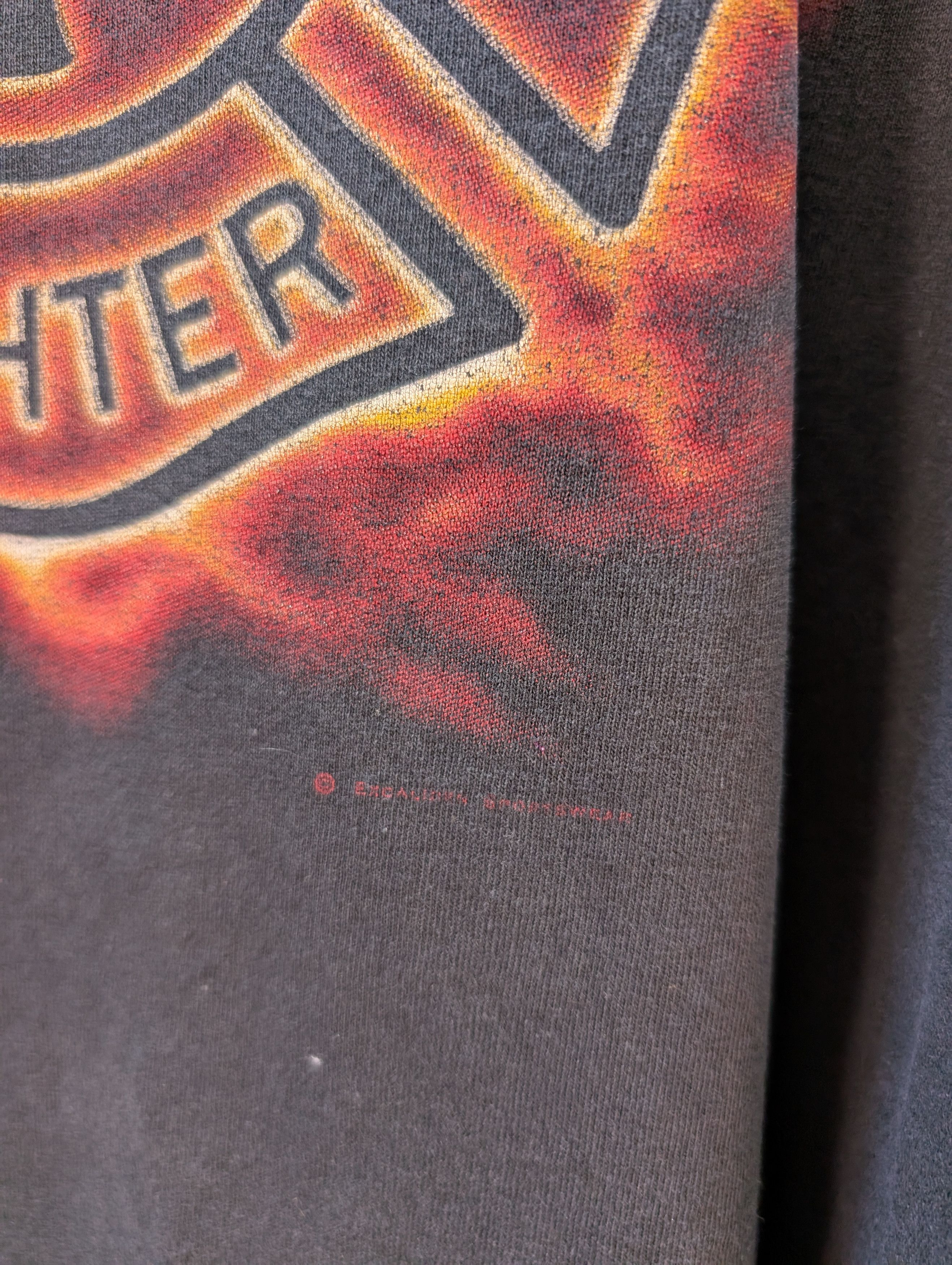 Vintage Thrashed Faded Vintage Y2K Fire Fighter Flames Tee Size US L / EU 52-54 / 3 - 5 Thumbnail