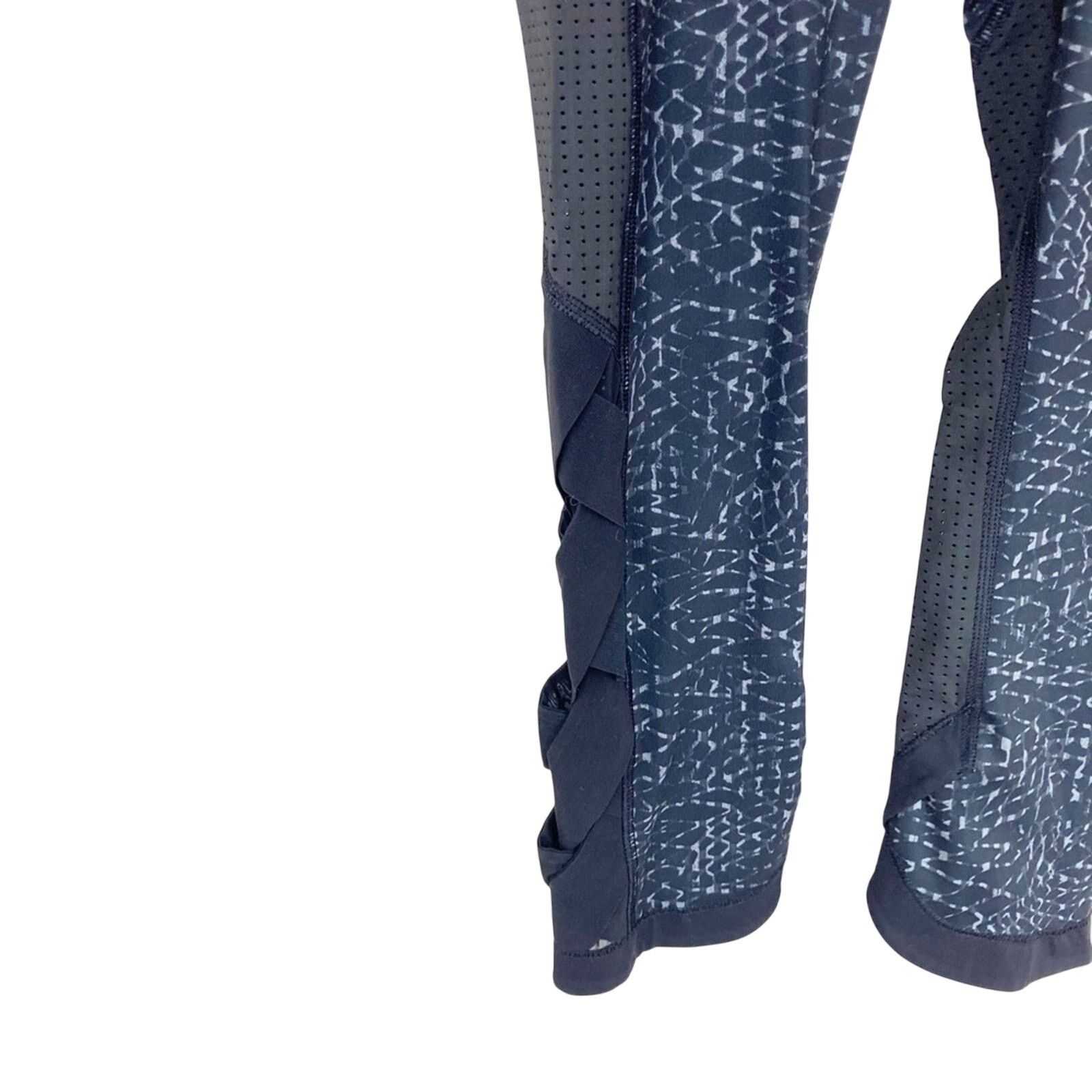 Lululemon Lululemon Var-City Samba Snake Battleship Cropped Leggings 2 Size 26" / US 2 / IT 38 - 3 Thumbnail