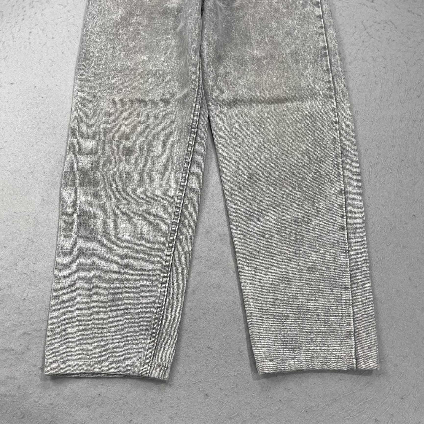 Levi's VINTAGE Levi's 550 Jeans Mens 34x28 Gray Acid Wash Relaxed Cropped Taper USA 90s Mens Jeans) Size US 34 / EU 50 - 3 Thumbnail