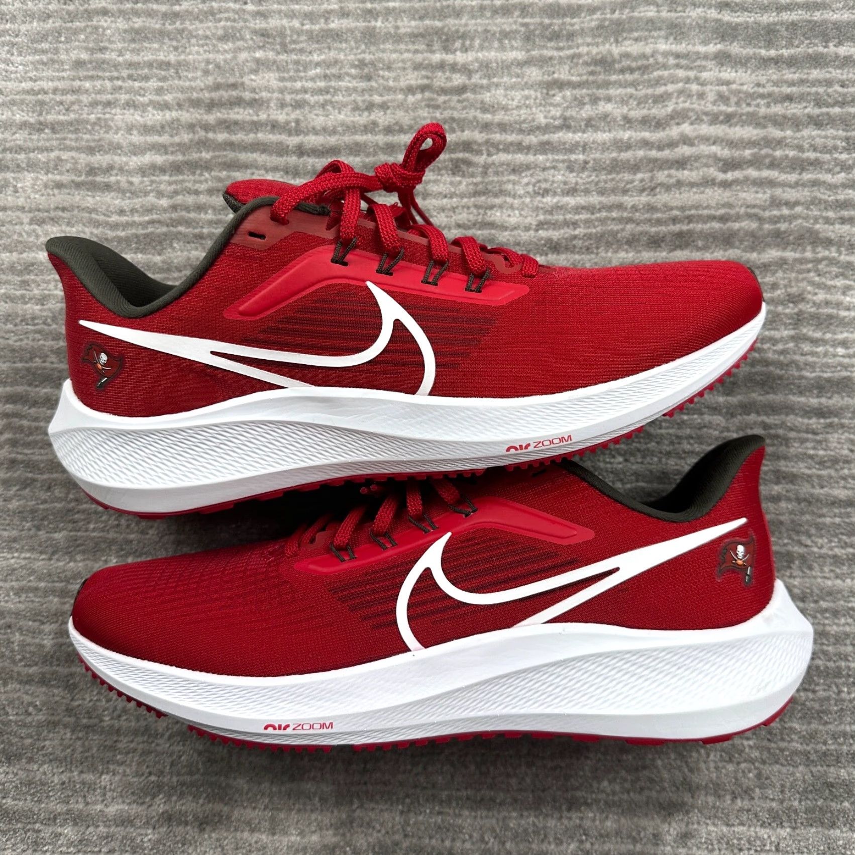 Nike Nike Air Zoom Pegasus 39 Mens 14 NFL Tampa Bay Buccaneers Red 2022 Size ONE SIZE - 2 Thumbnail
