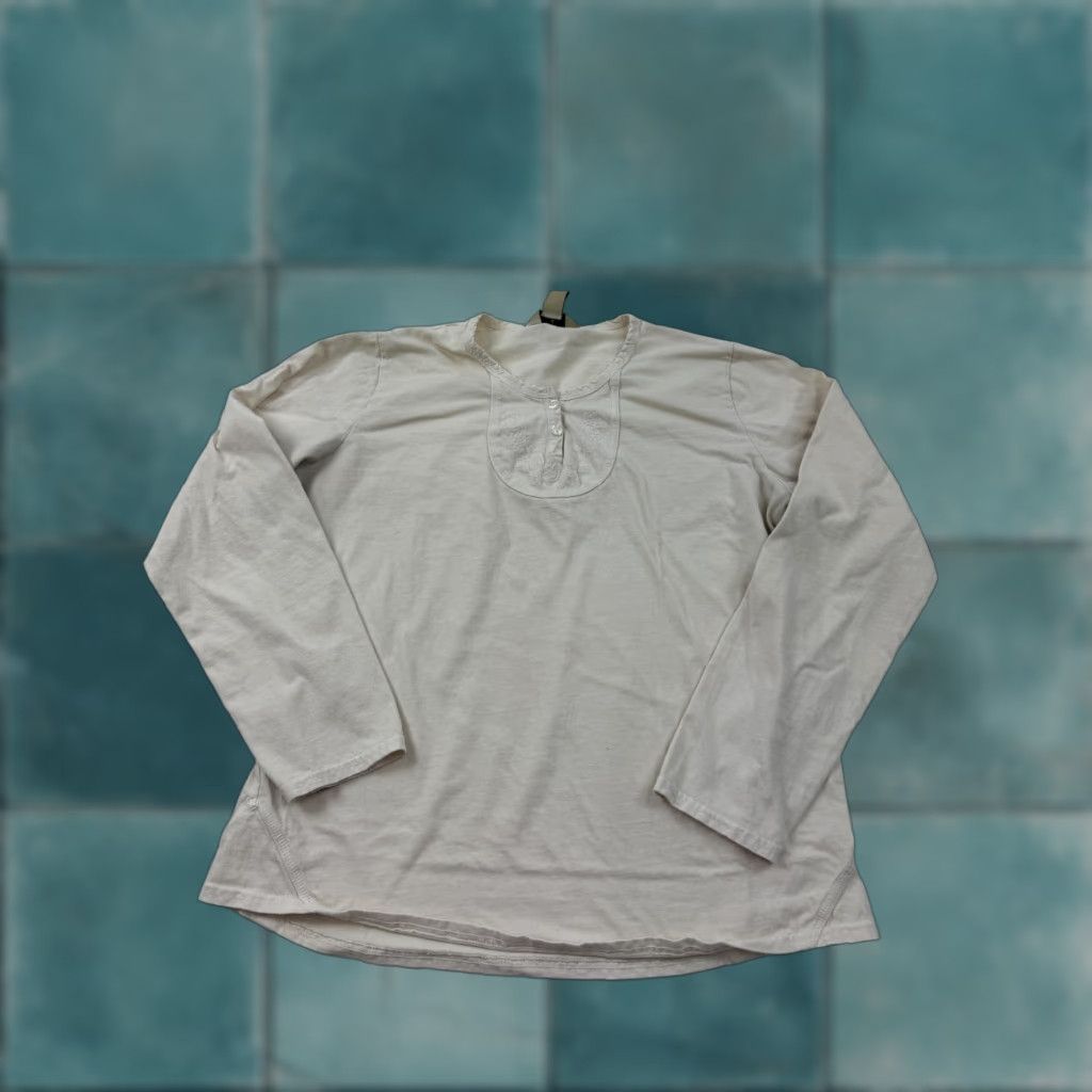 Vintage Woolrich Shirt Womens M White Henley Long Sleeve Embroidered Knit Top Size M / US 6-8 / IT 42-44 - 1 Thumbnail