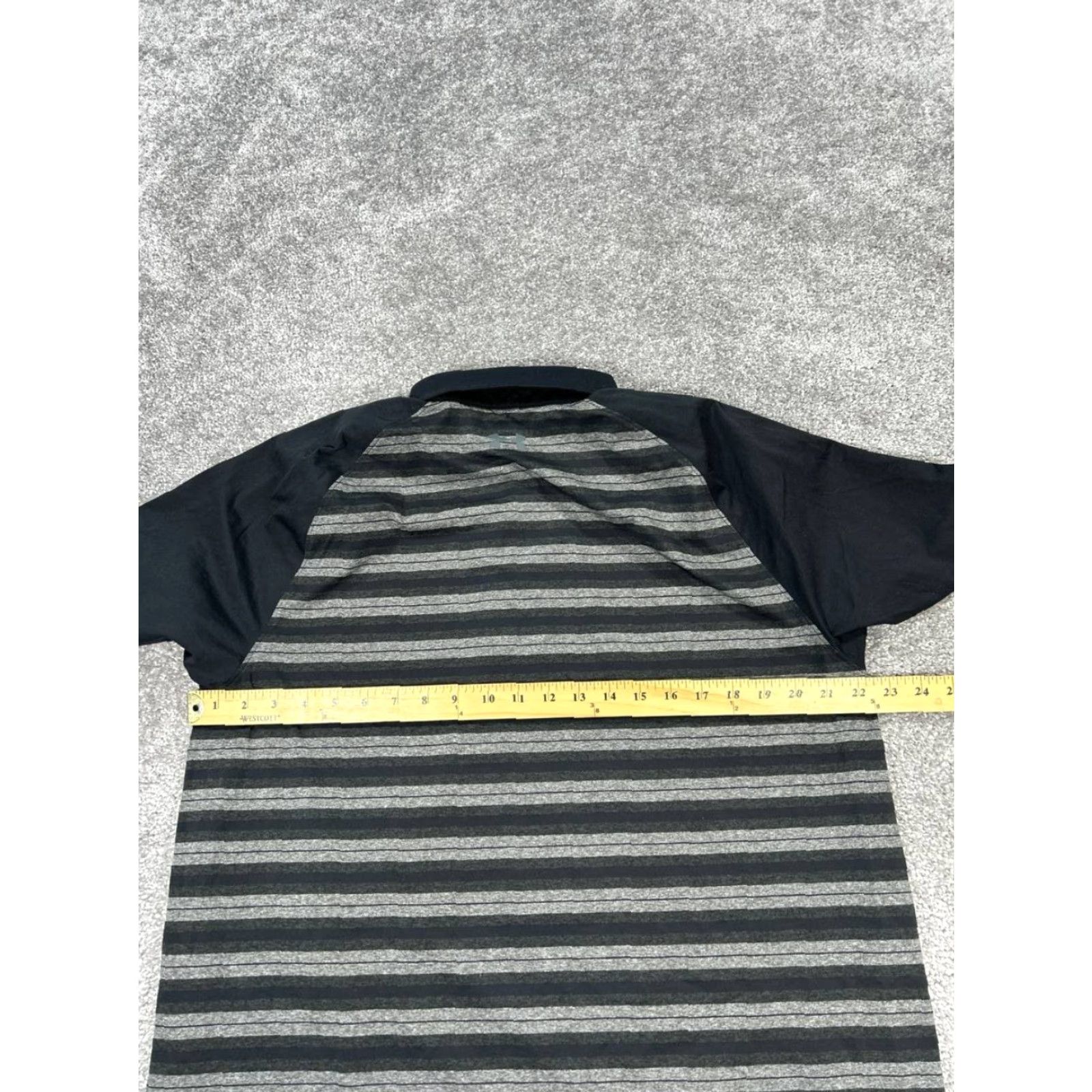 Under Armour Under Armour Polo Shirt Mens XL Gray Black HeatGear Golf Shirt Polo Short Sleeve Sports Casual Mens XL Black HeatGear Under Armour Polo Shirt Golf Size US XL / EU 56 / 4 - 5 Thumbnail