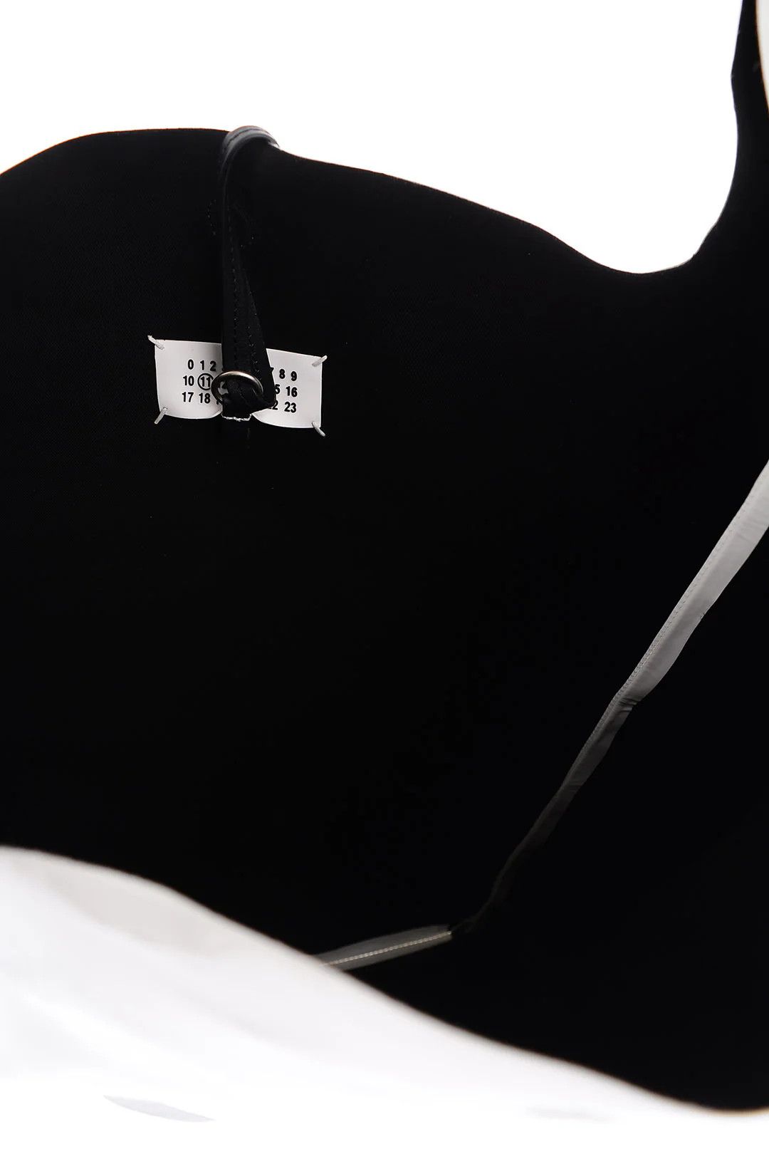 og1mm0326 Size: OS / Leather Bag in White