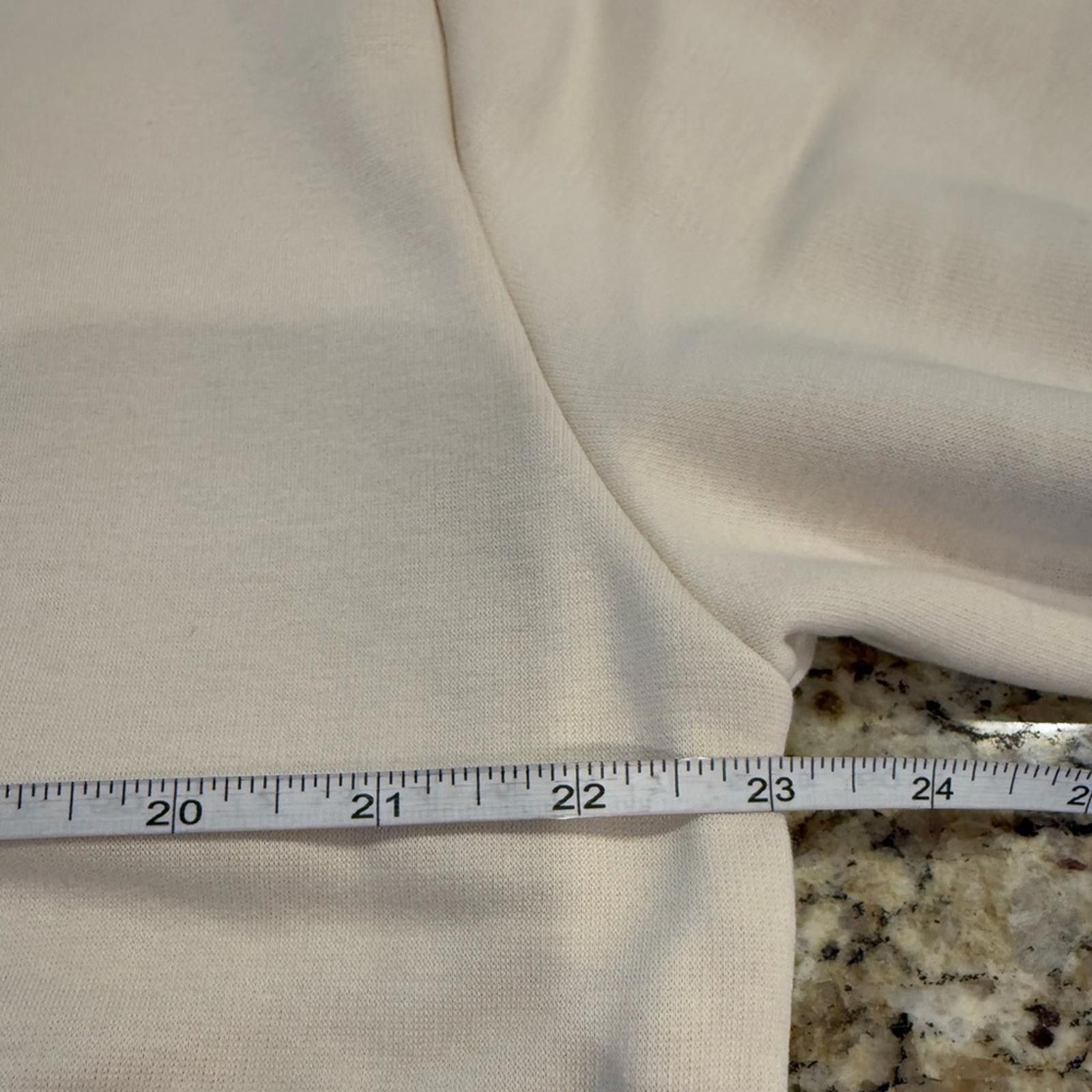 Banana Republic Banana Republic cream fleece lined sweatshirt SZ LG Size L / US 10 / IT 46 - 6 Thumbnail