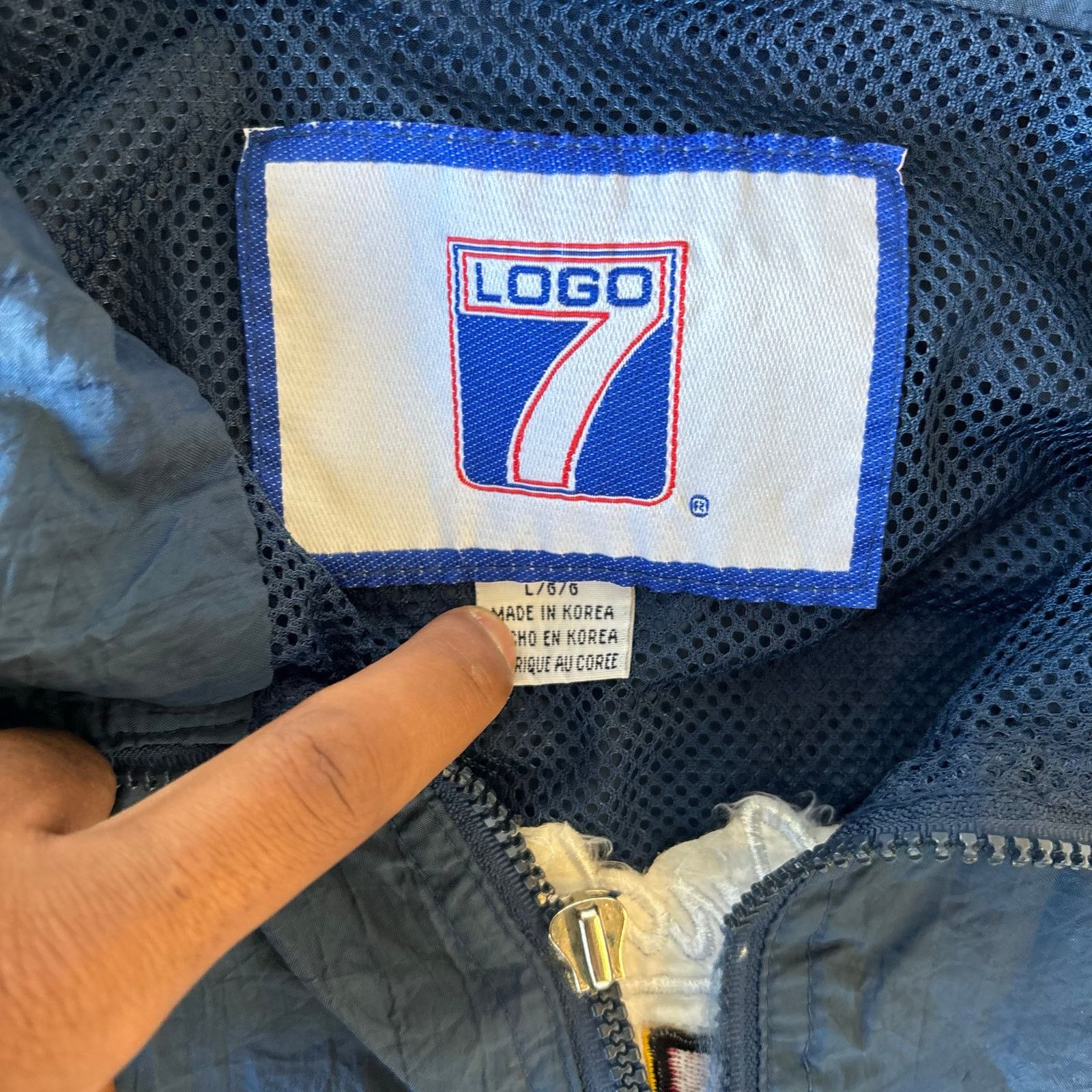 Logo 7 vintage 90s logo7 ncaa final four windbreaker jacket Size US L / EU 52-54 / 3 - 9 Thumbnail