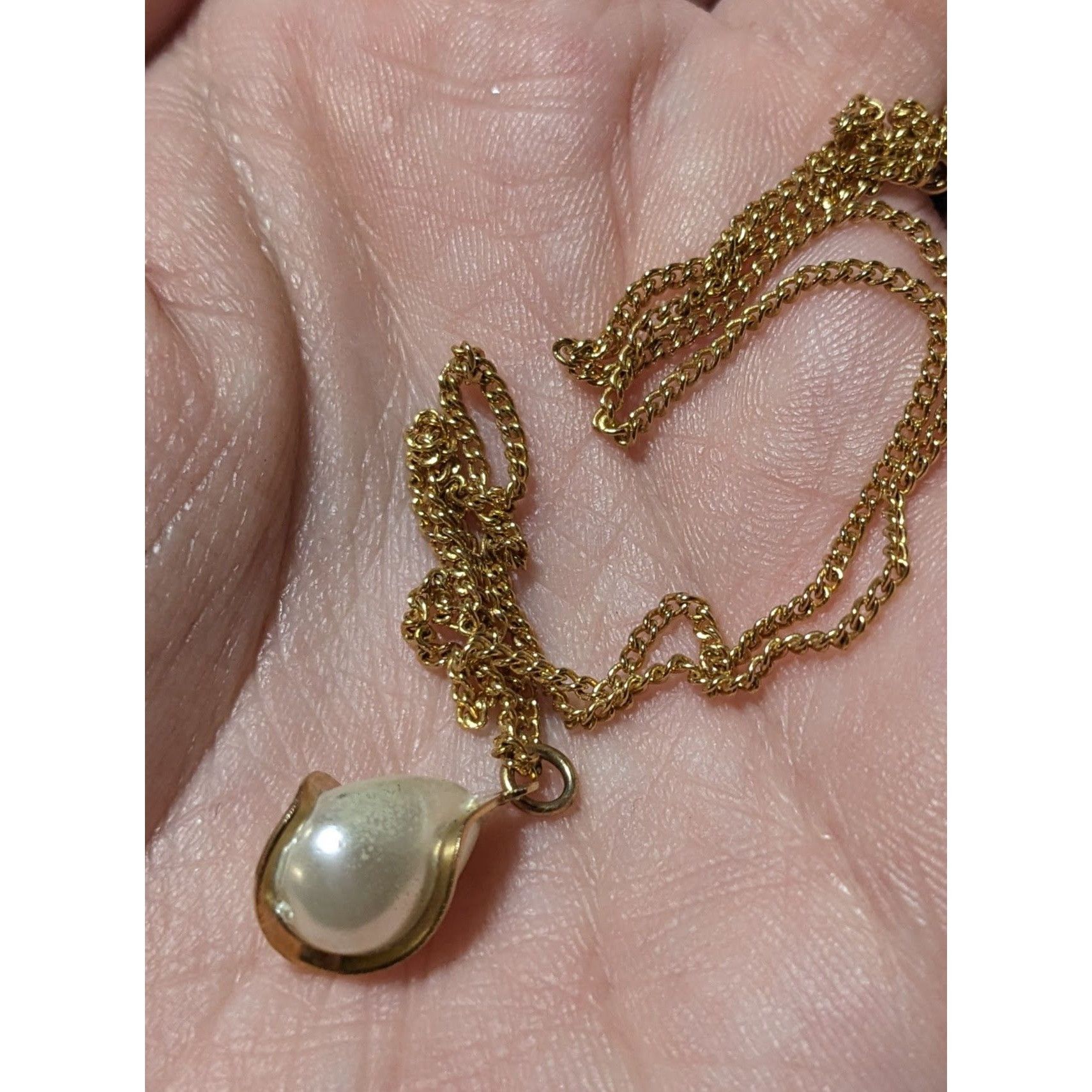 Other Elegant Swirl Wrapped Pearl Pendant Necklace Size ONE SIZE - 14 Thumbnail