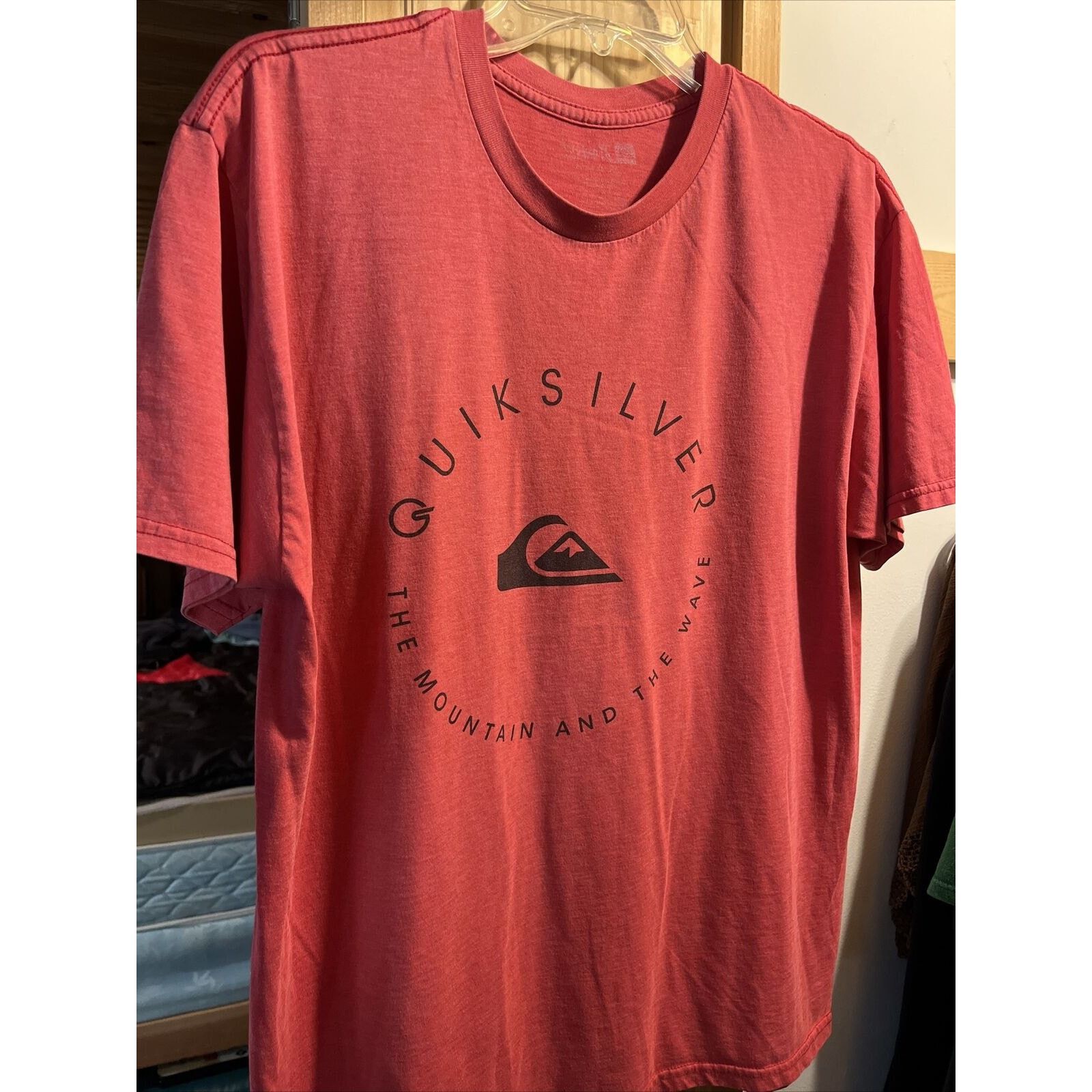 Quiksilver Quicksilver Men’s L Red SS Cotton The Mountain Wave T-Shirt Size US L / EU 52-54 / 3 - 2 Thumbnail