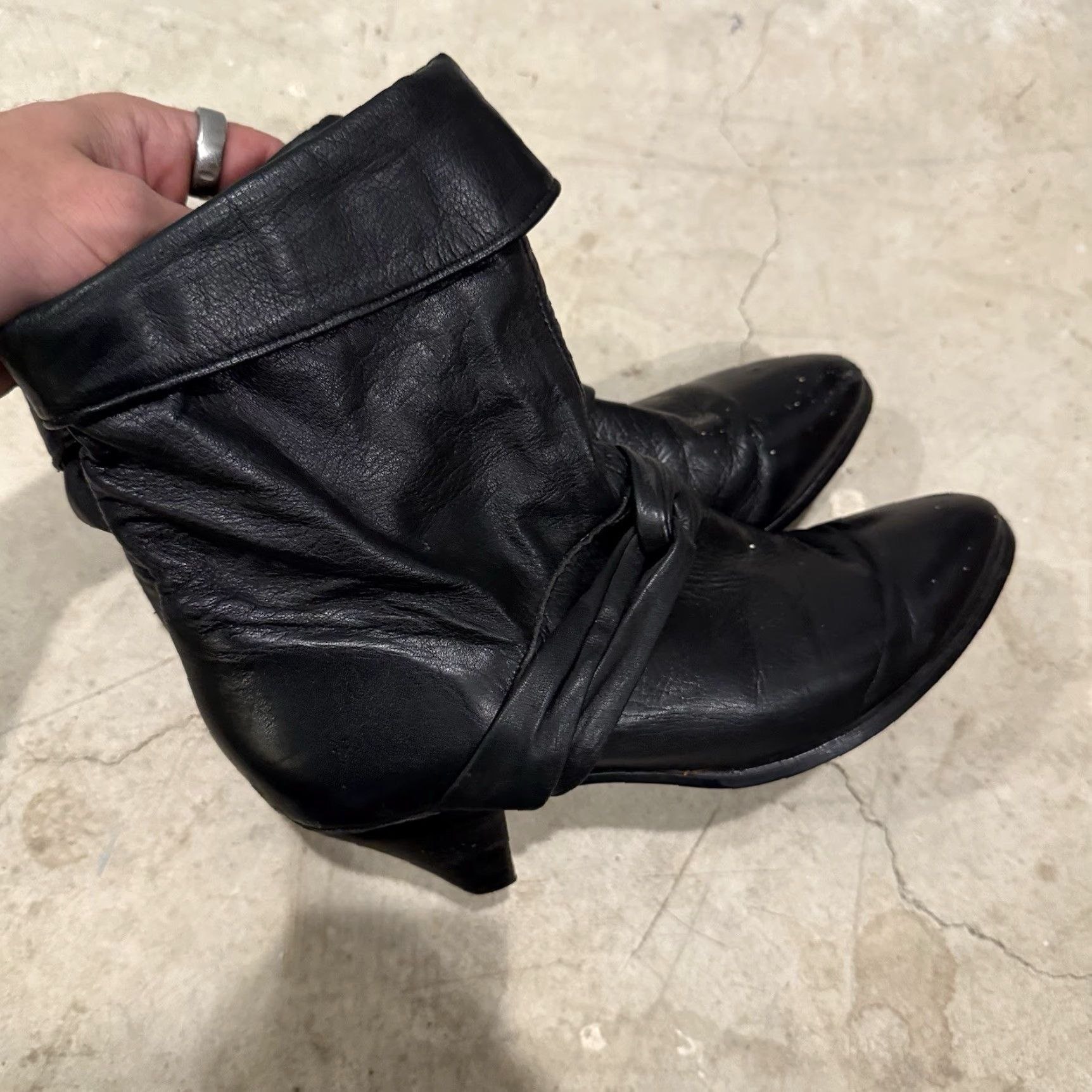 Frye VINTAGE Frye Pull On Slouch Ankle Bootie Black Leather Women's 8.5 M Boho Shoes Size US 9 / IT 39 - 2 Thumbnail