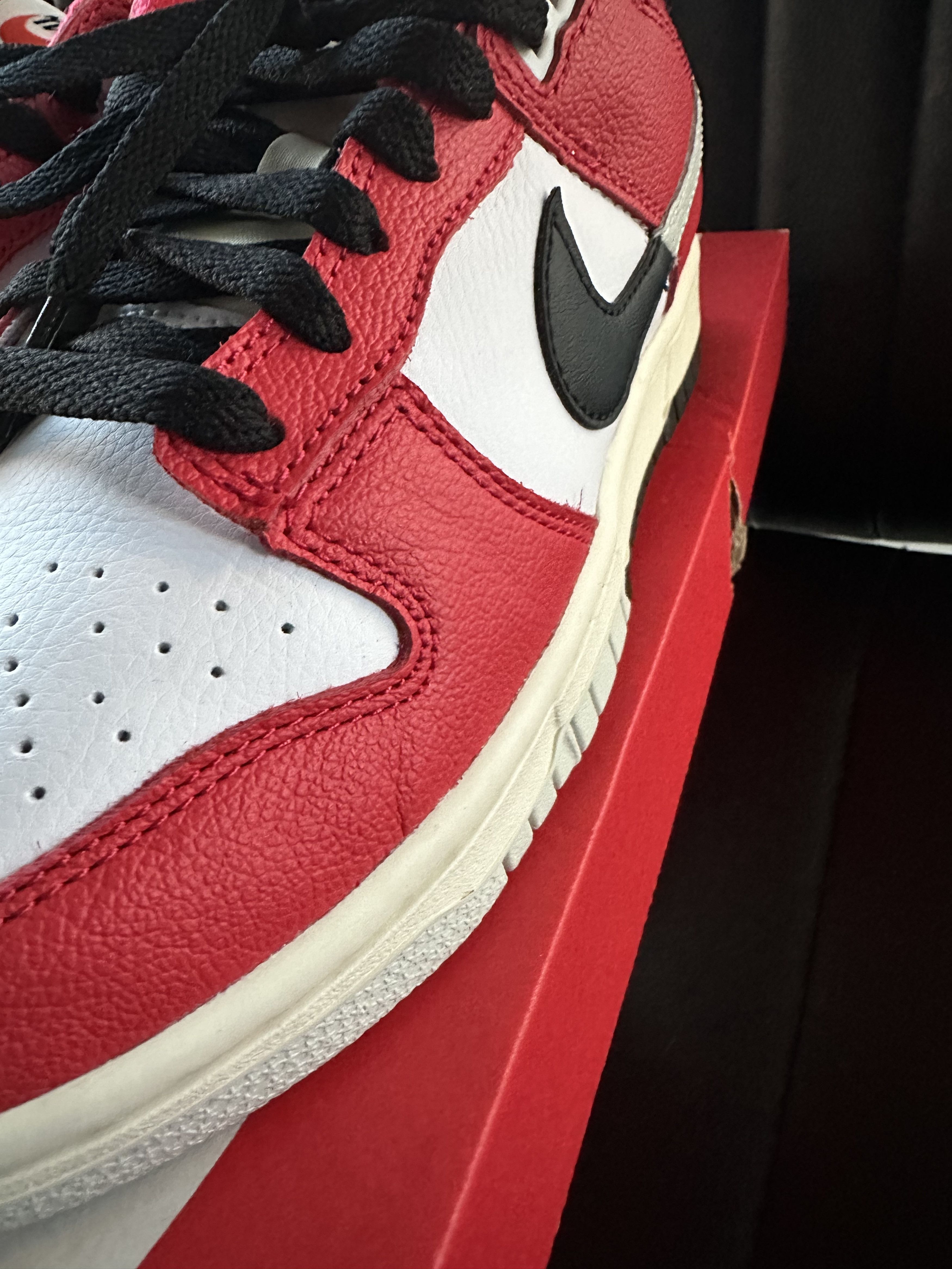 Jordan Brand × Nike PREOWNED NIKE DUNK LOW RETRO PRM "CHICAGO SPLIT" Size US 6 / EU 39 - 3 Thumbnail