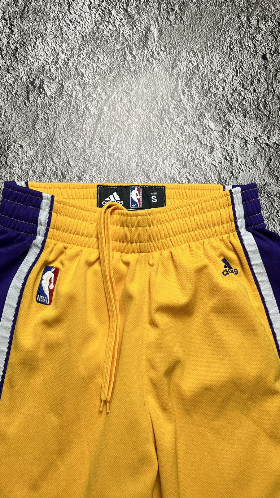 Adidas Y2K Los Angeles Lakers NBA basketball adidas vintage shorts Size US 30 / EU 46 - 3 Thumbnail