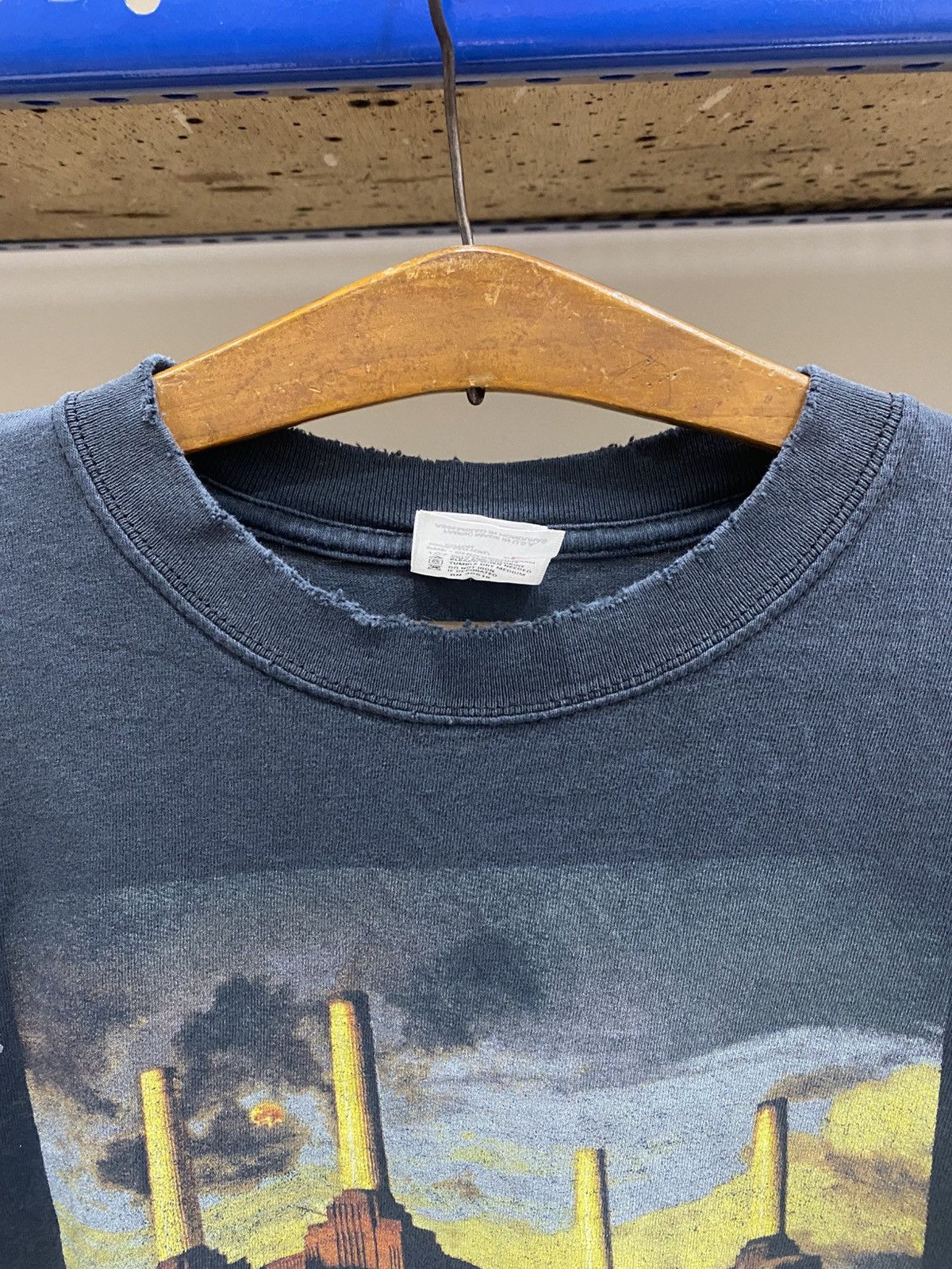 Band Tees DISTRESSED PINK FLOYD ANIMALS TSHIRT Size US L / EU 52-54 / 3 - 6 Thumbnail