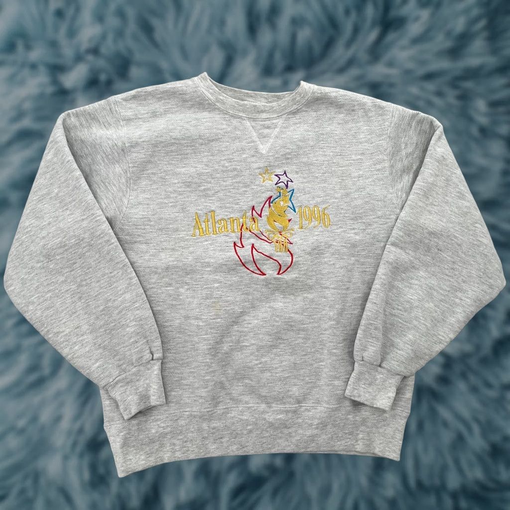 Champion VINTAGE Champion Pullover Sweater Shirt Women’s Medium Gray 1996 Olympics 90s Embroidered Logo - Cotton Blend Fleece Casual Size M / US 6-8 / IT 42-44 - 1 Thumbnail
