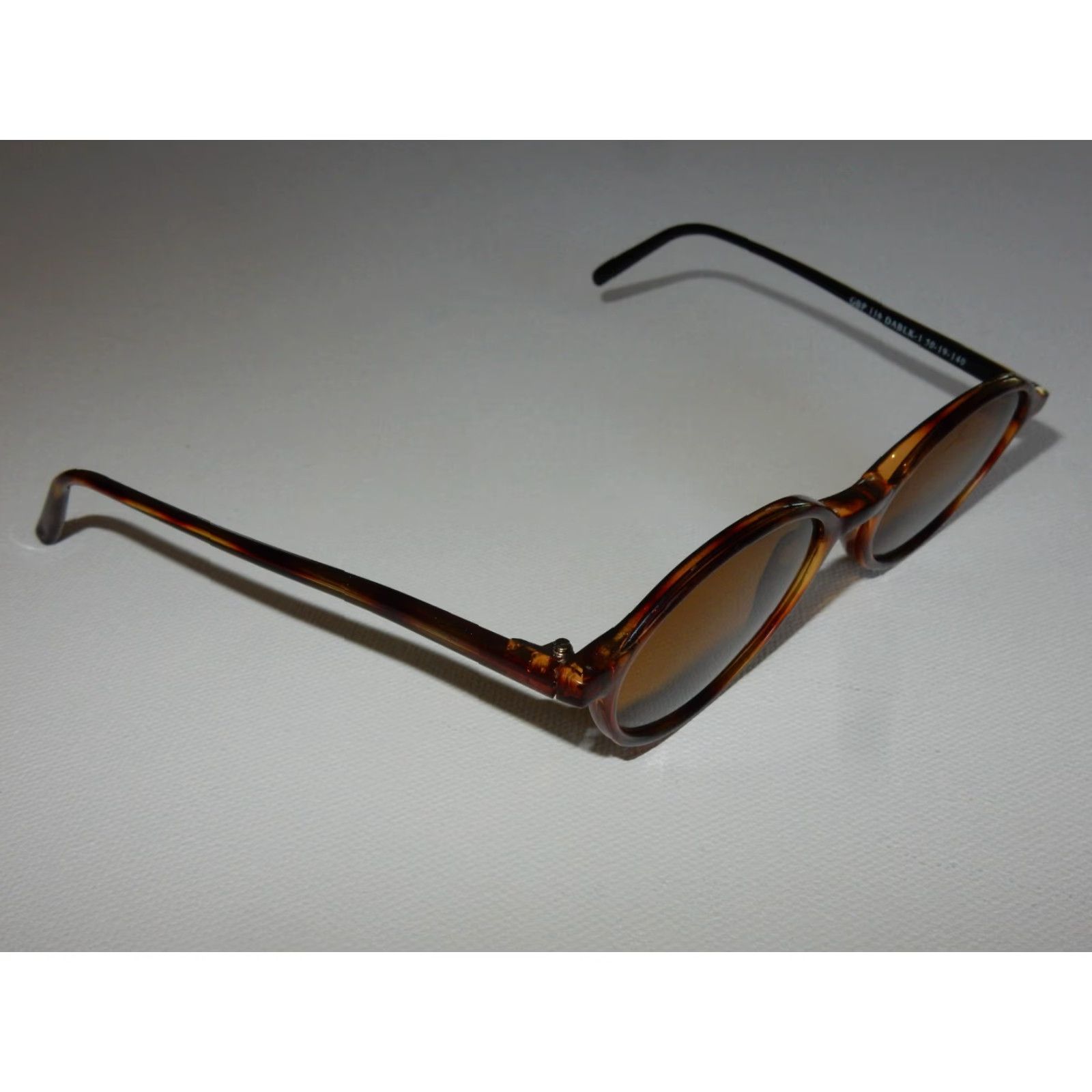 Geoffrey Beene VINTAGE Geoffrey Beene Polarized Sunglasses Men Brown Small Fits Adults Size ONE SIZE - 3 Thumbnail