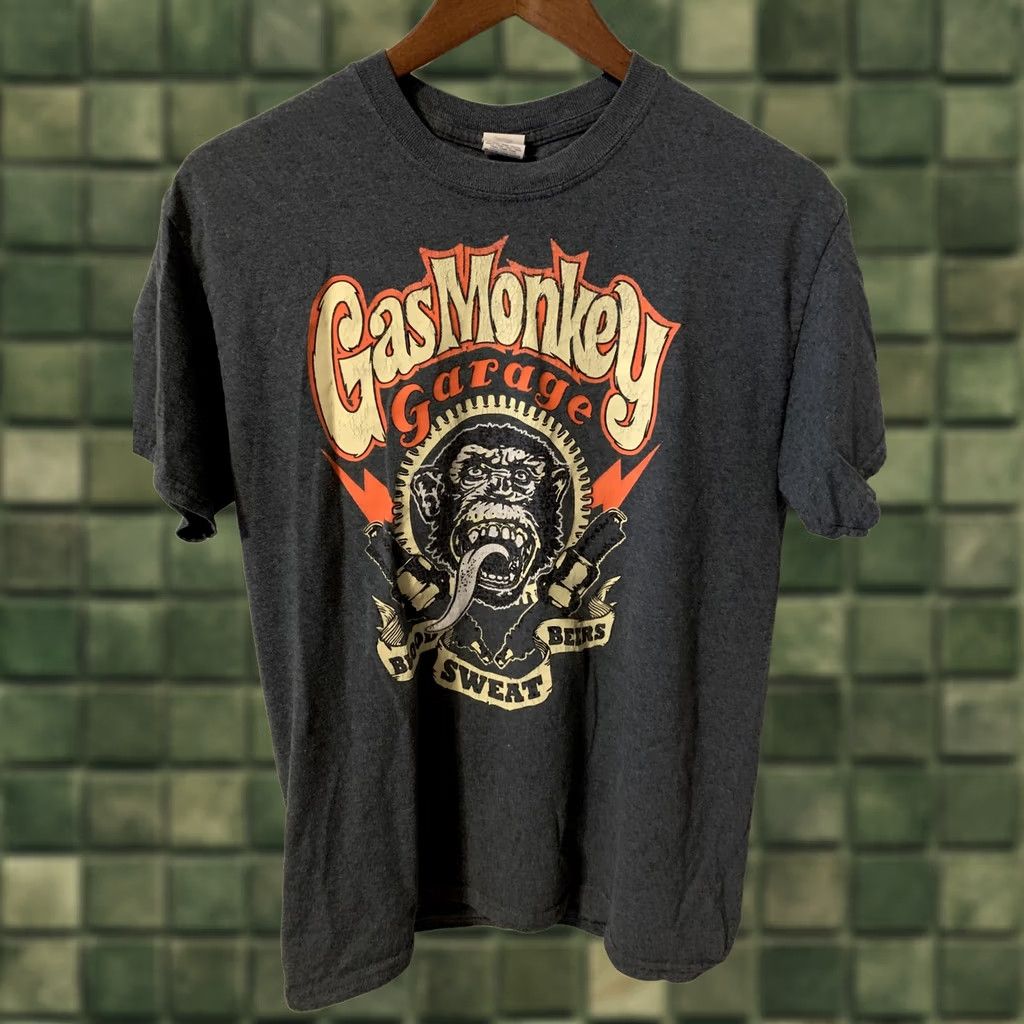 Gildan VINTAGE Gas Monket Garage Gray Mens Short Sleeve T Shirt SZ M #1085 Size US M / EU 48-50 / 2 - 1 Thumbnail
