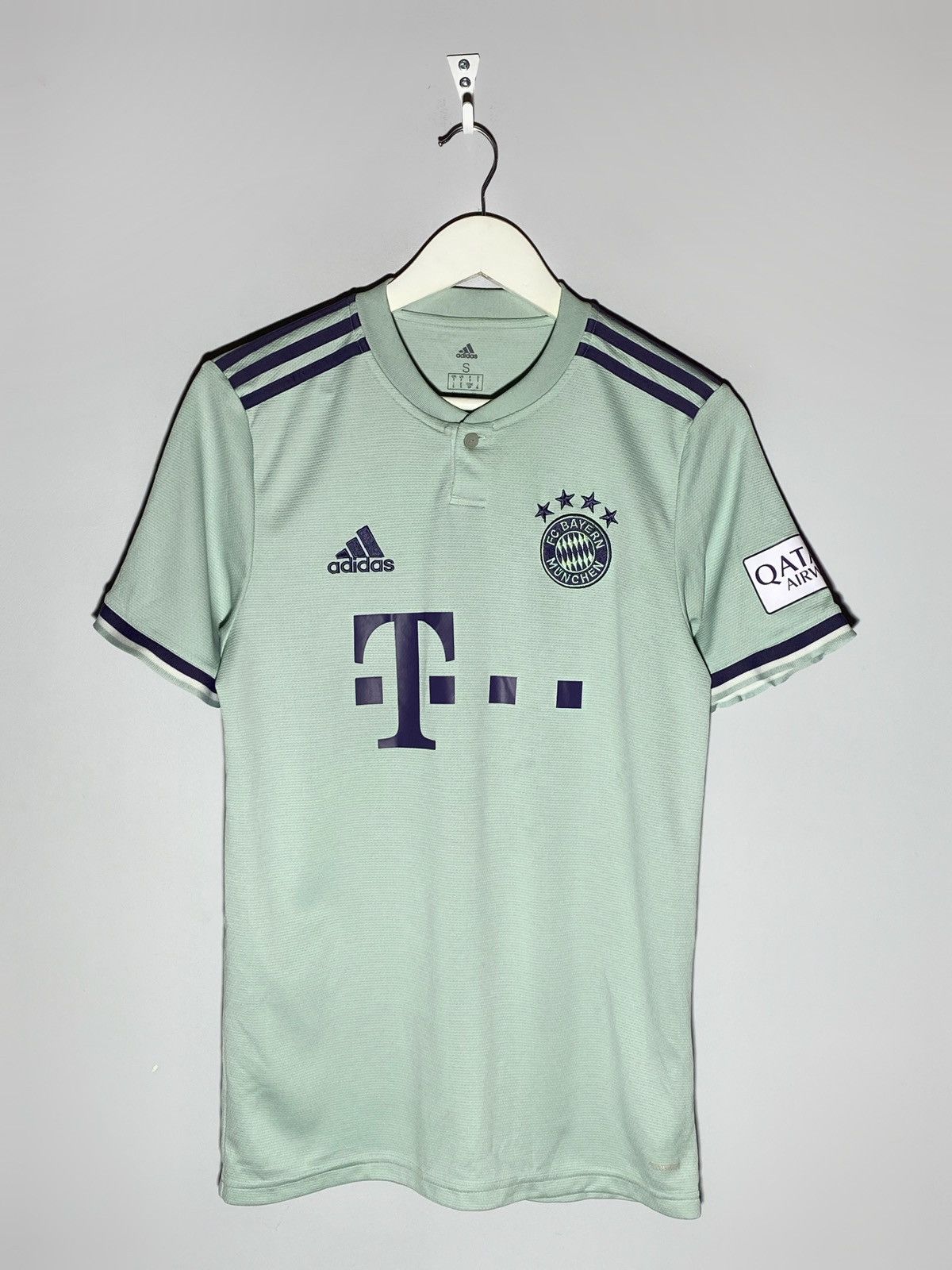 Adidas Adidas FC Bayern Munchen 2018/19 Away Football Shirt Size US S / EU 44-46 / 1 - 1 Thumbnail