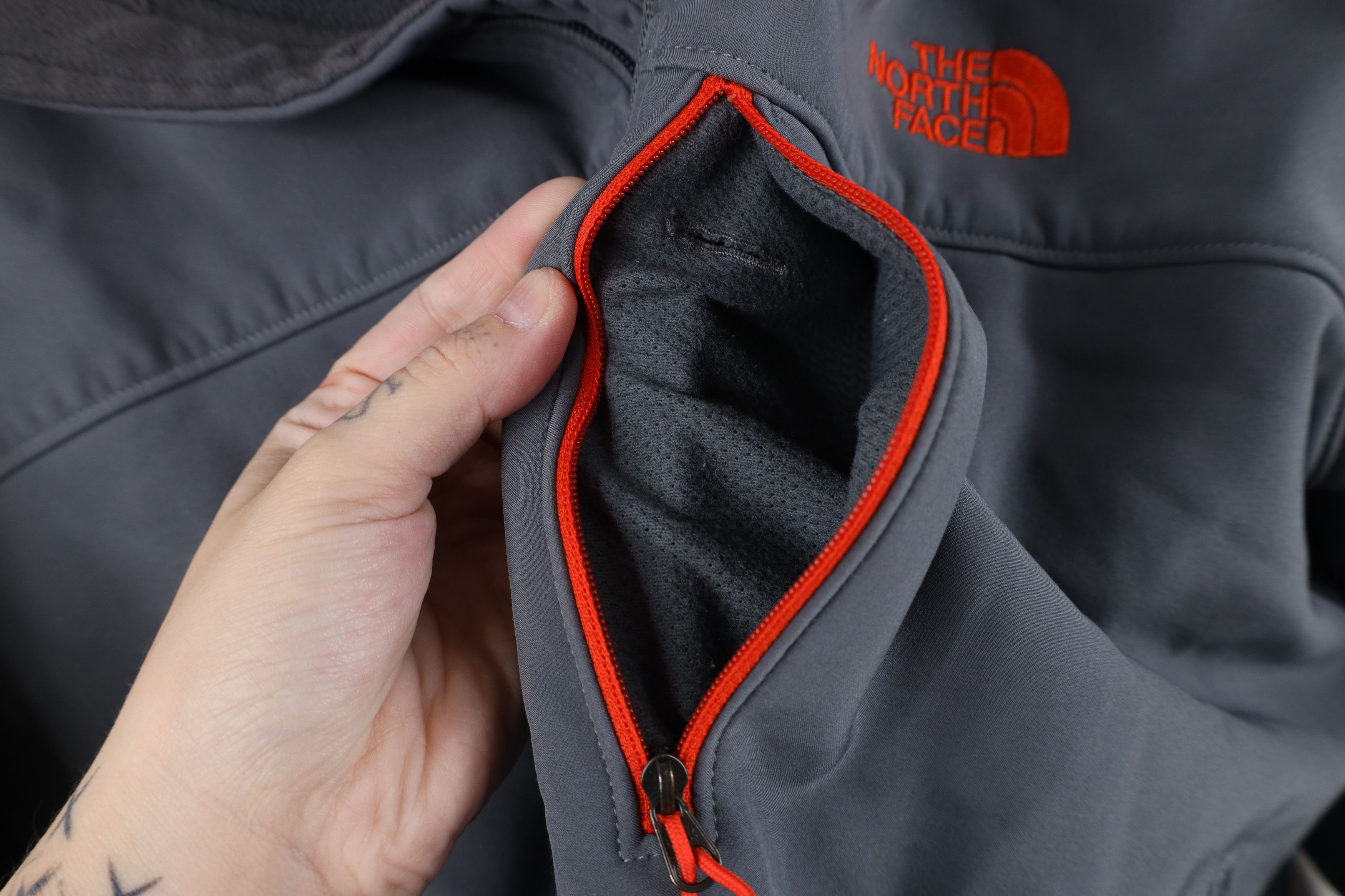 The North Face The North Face Spell Out Fleece Lined Soft Shell Jacket Size US L / EU 52-54 / 3 - 5 Thumbnail