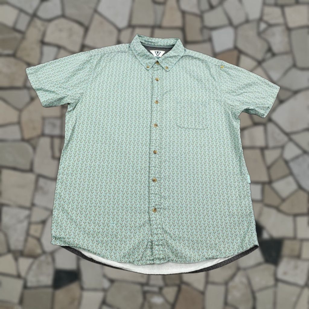 Vissla VINTAGE? No—it's a Vissla Button-Up Shirt Men Medium Mint Green Geometric Print Short Sleeve Beach Surf Camp Casual Workwear Mens Size US M / EU 48-50 / 2 - 1 Thumbnail