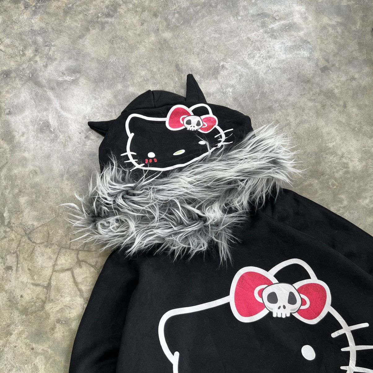 Cartoon Network 2000’s Hello Kitty Vkei Style Fur Hoodie jacket Size ONE SIZE - 4 Thumbnail
