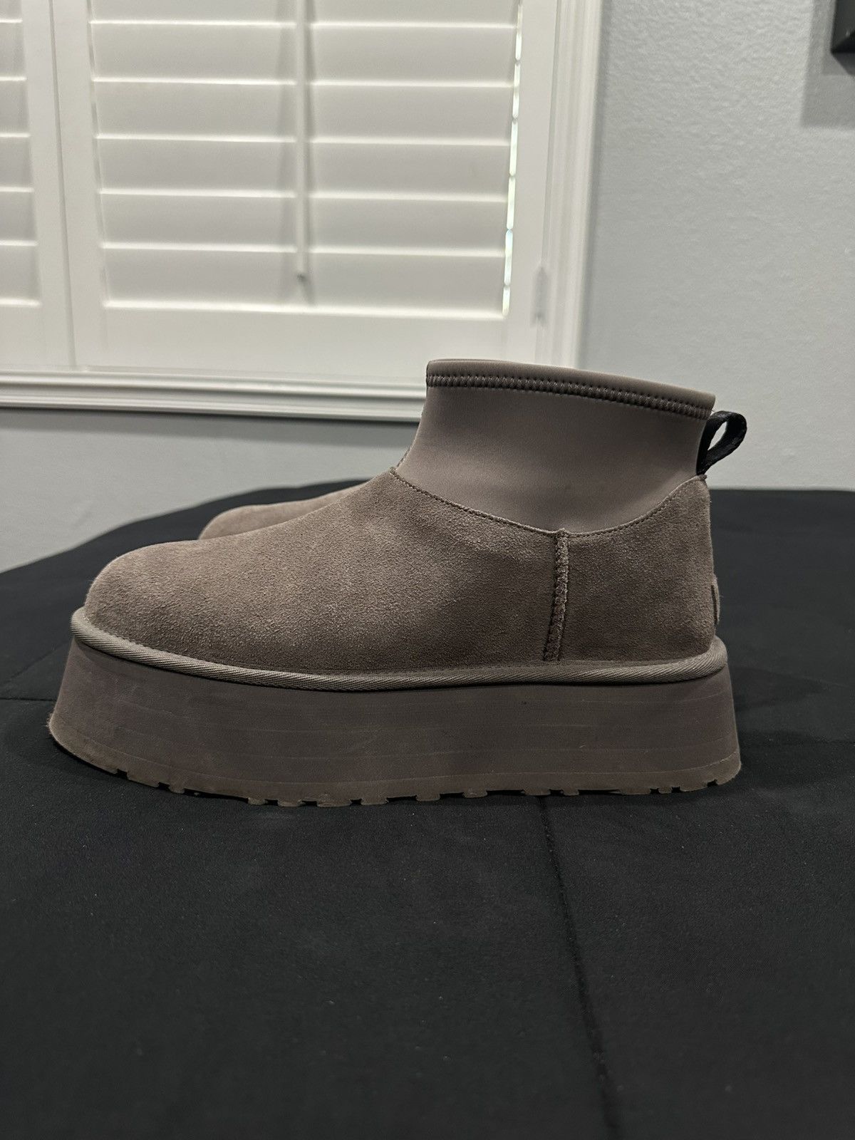 Ugg UGG W CLASSIC MINI DIPPER THUNDERCLOUD SIZE 10 W (9.5 M) Size US 9.5 / EU 42-43 - 1 Thumbnail