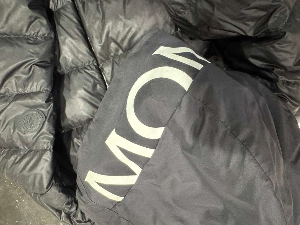 Moncler Moncler provins giubbotto down jacket Size US L / EU 52-54 / 3 - 4 Thumbnail
