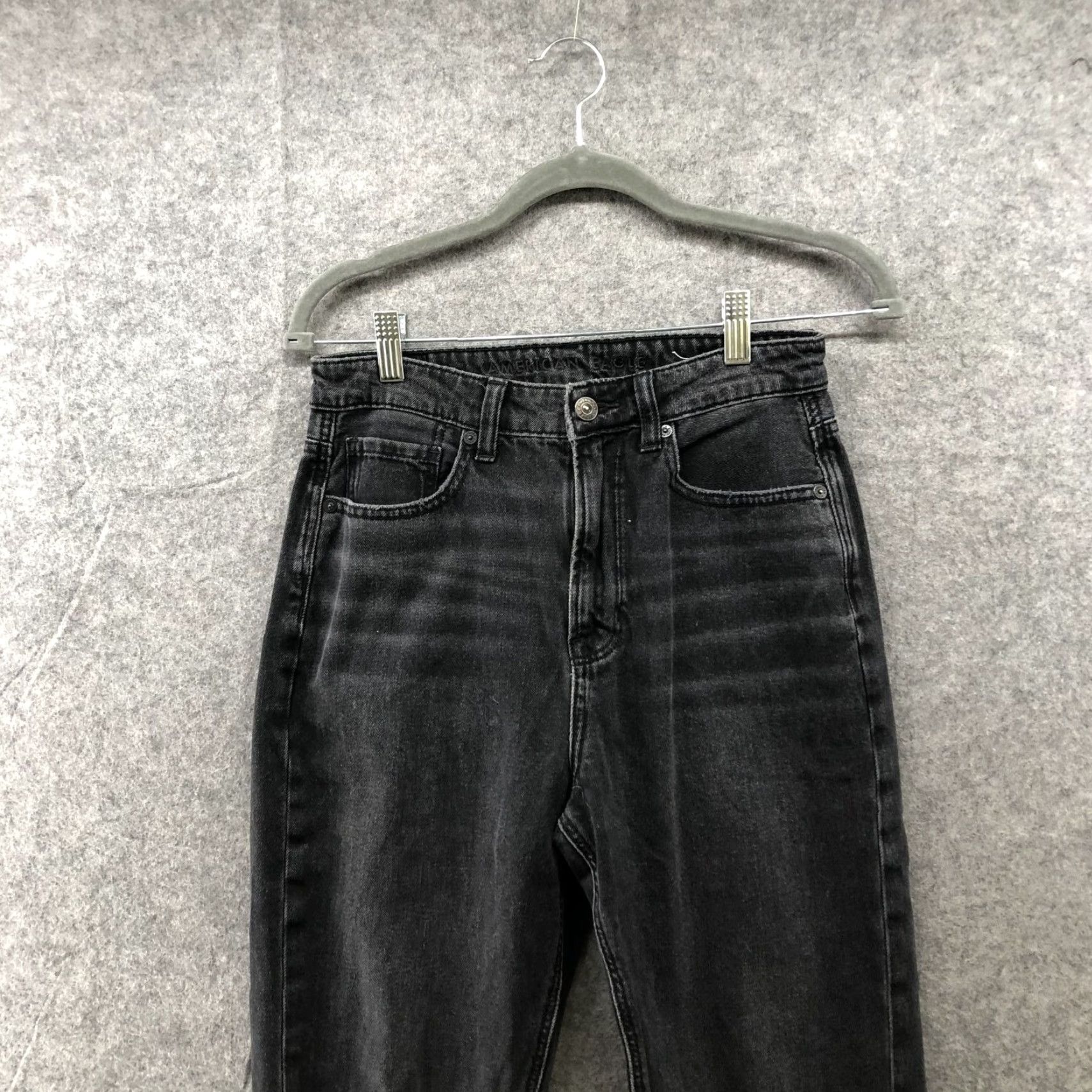 American Eagle Outfitters VINTAGE American Eagle Highest Rise Mom Jean Womens 2R Black Charcoal Ripped Knee Denim 5-Pocket Stretch Distressed Jeans Womens Size 26" / US 2 / IT 38 - 3 Thumbnail