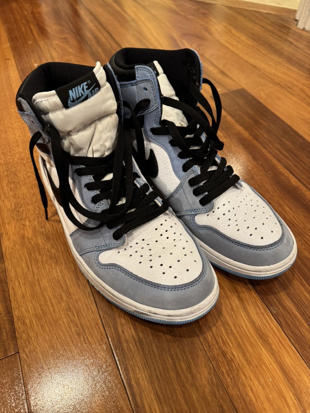 Nike Air Jordan 1 High Og University Blue Size US 10 / EU 43 - 1 Thumbnail
