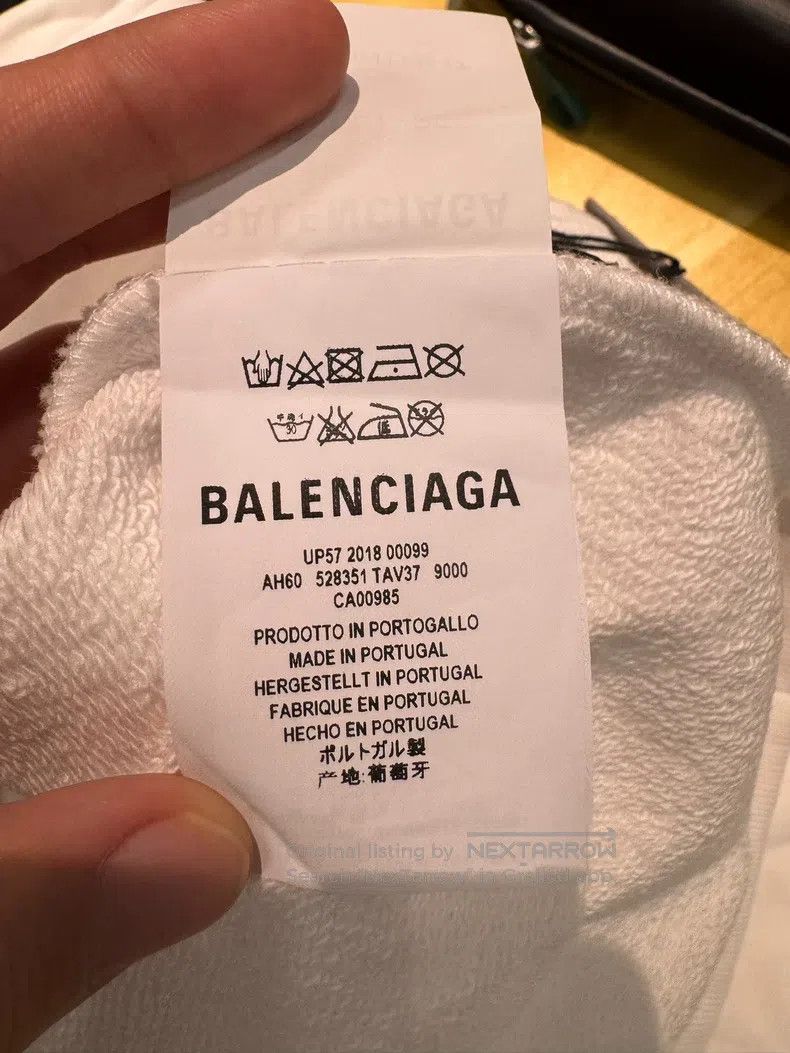 Balenciaga Balenciaga White Lettering Hoodie with Cap Size US S / EU 44-46 / 1 - 7 Thumbnail