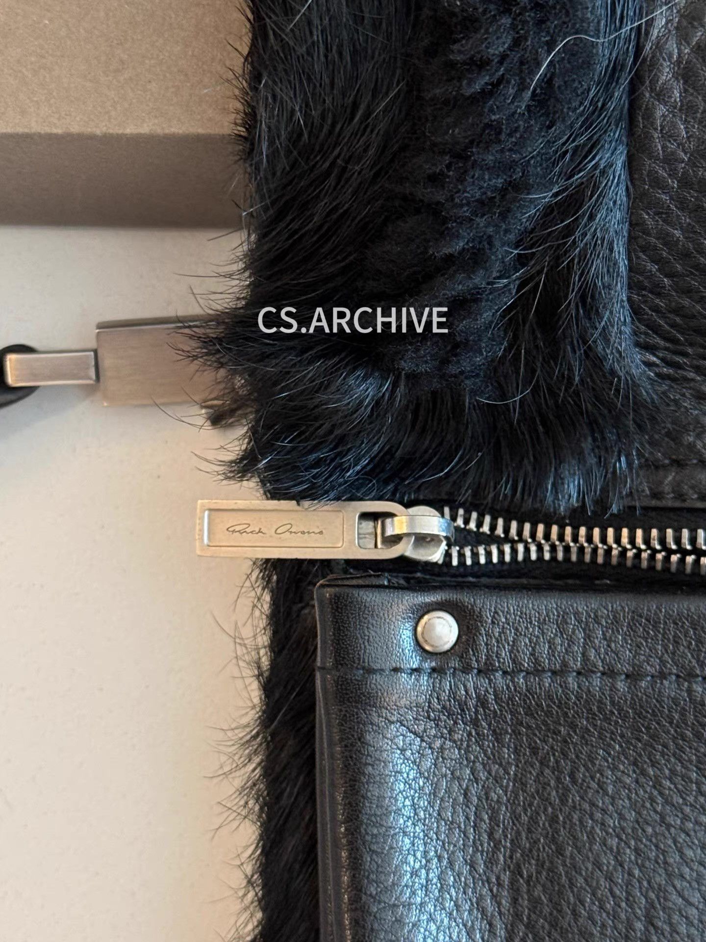 Rick Owens Rick Owens LCOMZISIZE BEVELED MESSENGER Q8 Size ONE SIZE - 3 Thumbnail